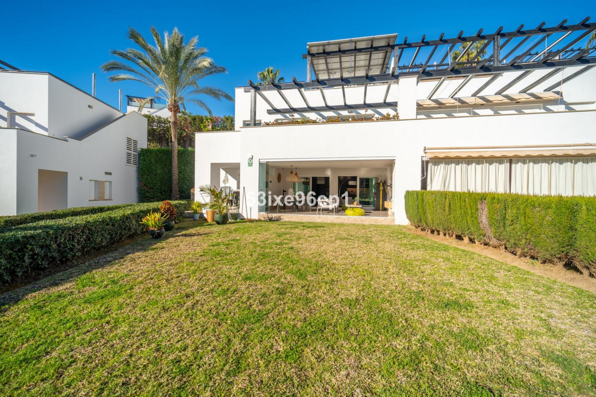 Resale - House - Semi-Detached House - Marbella - Santa Clara