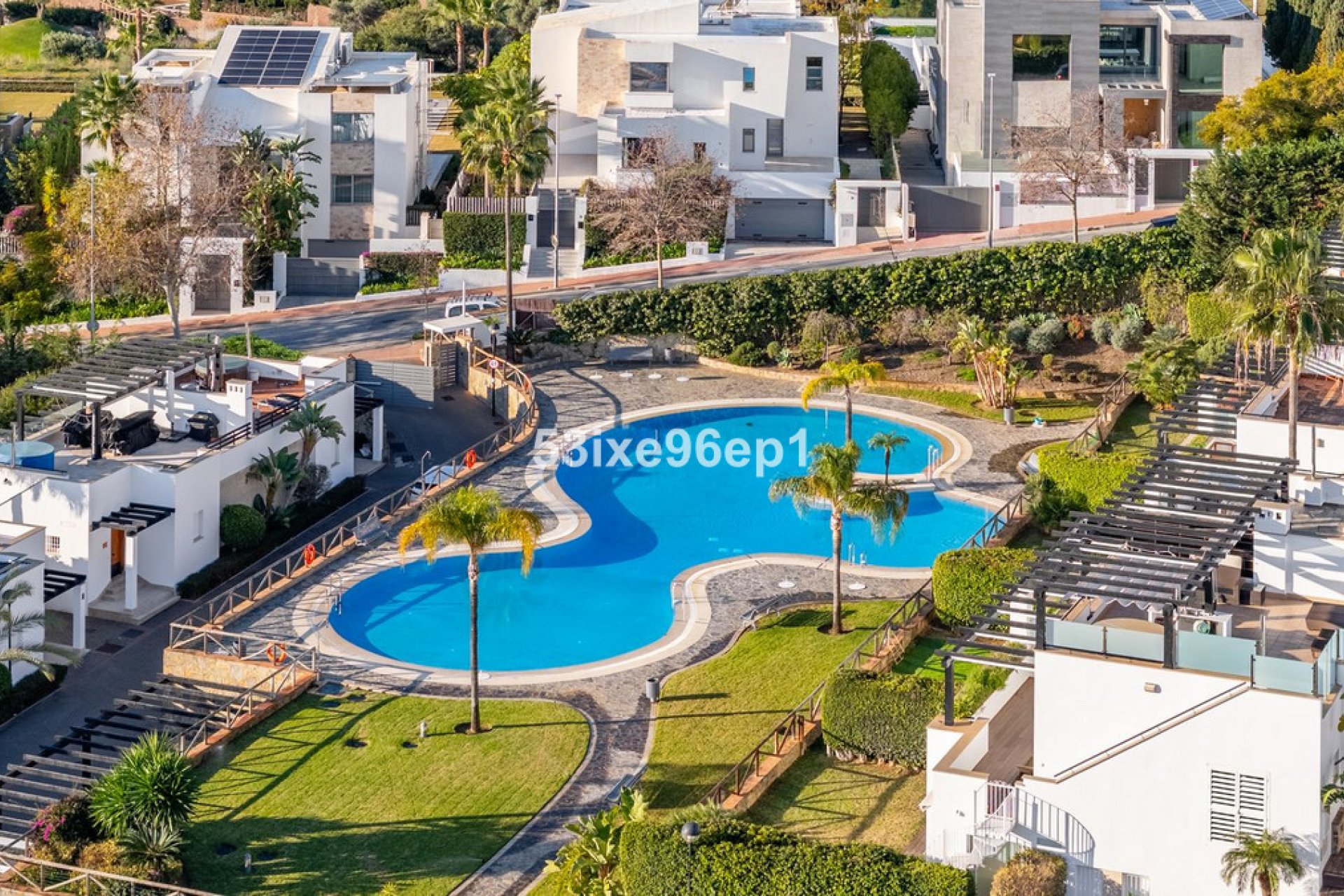 Resale - House - Semi-Detached House - Marbella - Santa Clara