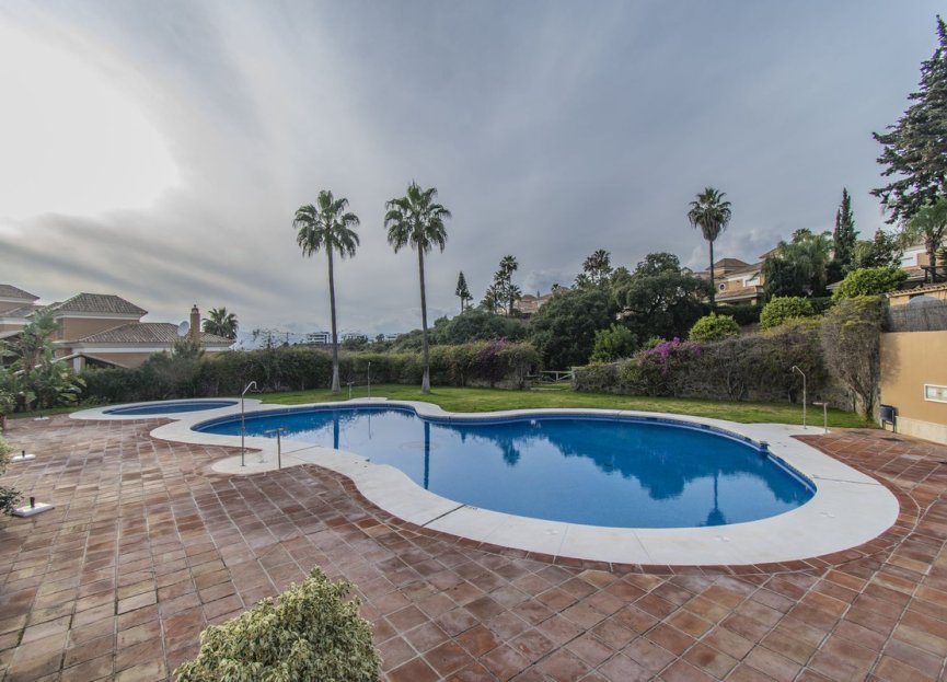 Resale - House - Semi-Detached House - Marbella - Santa Clara