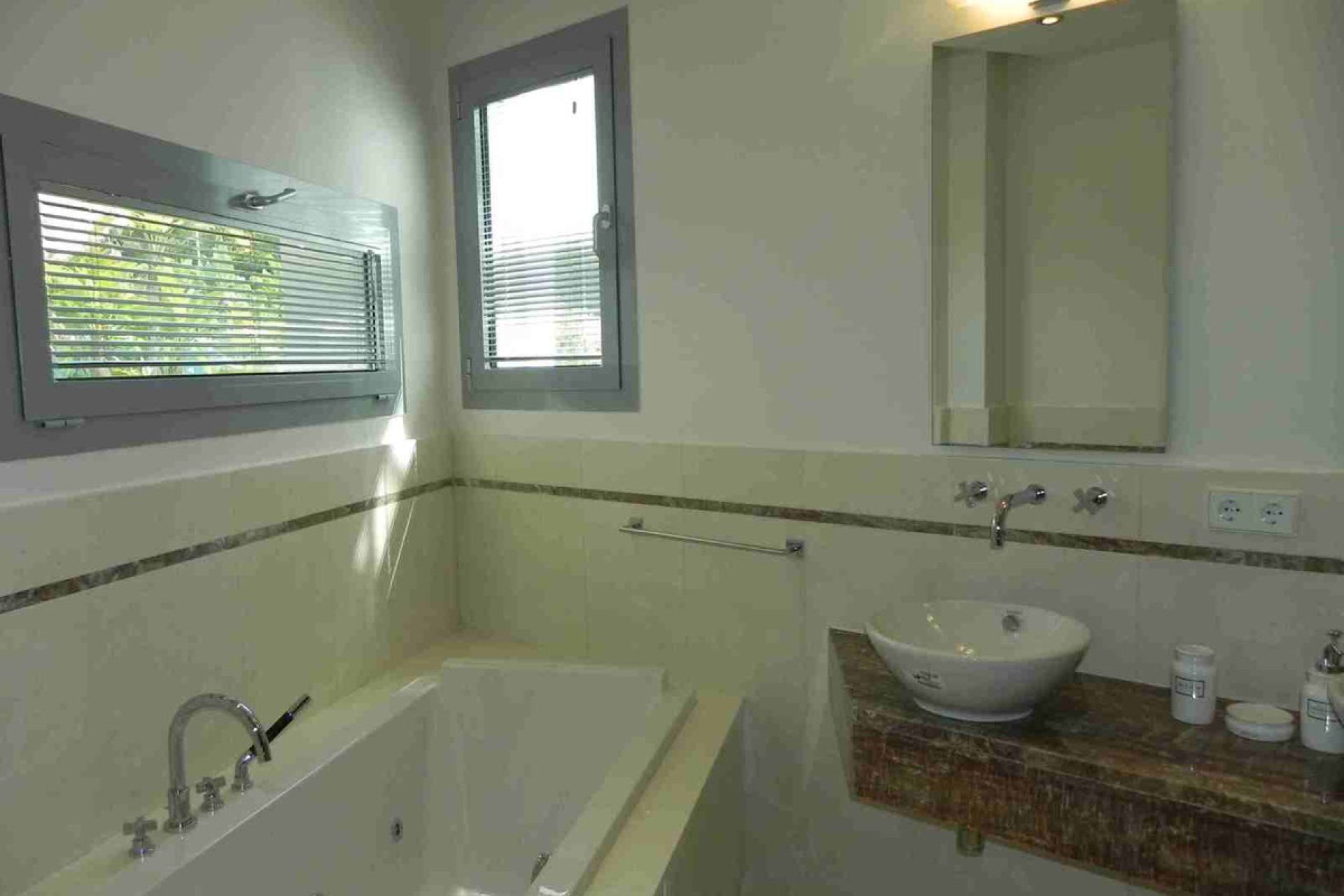 Resale - House - Semi-Detached House - Marbella - Sierra Blanca