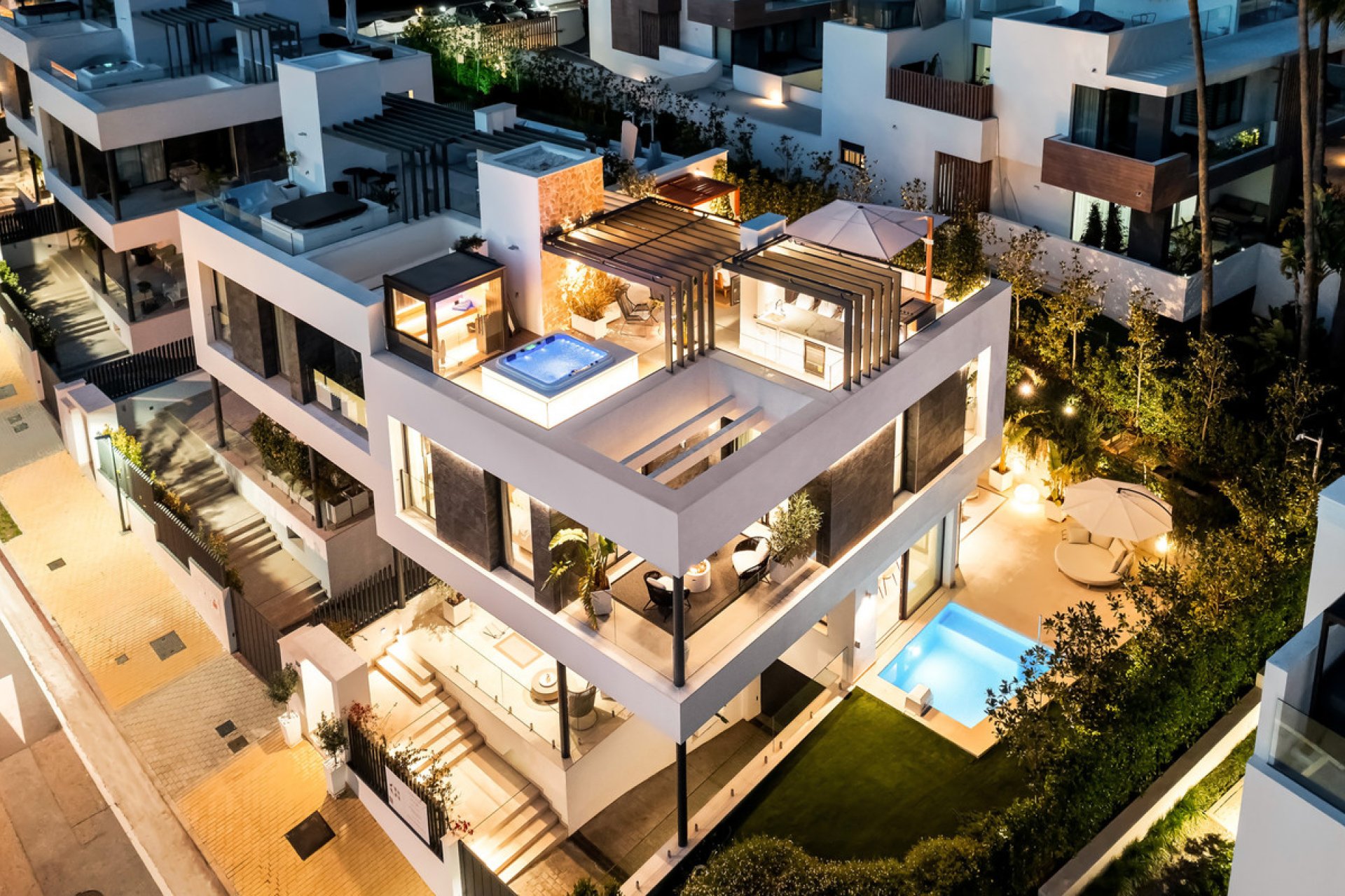 Resale - House - Semi-Detached House - Marbella - Sierra Blanca