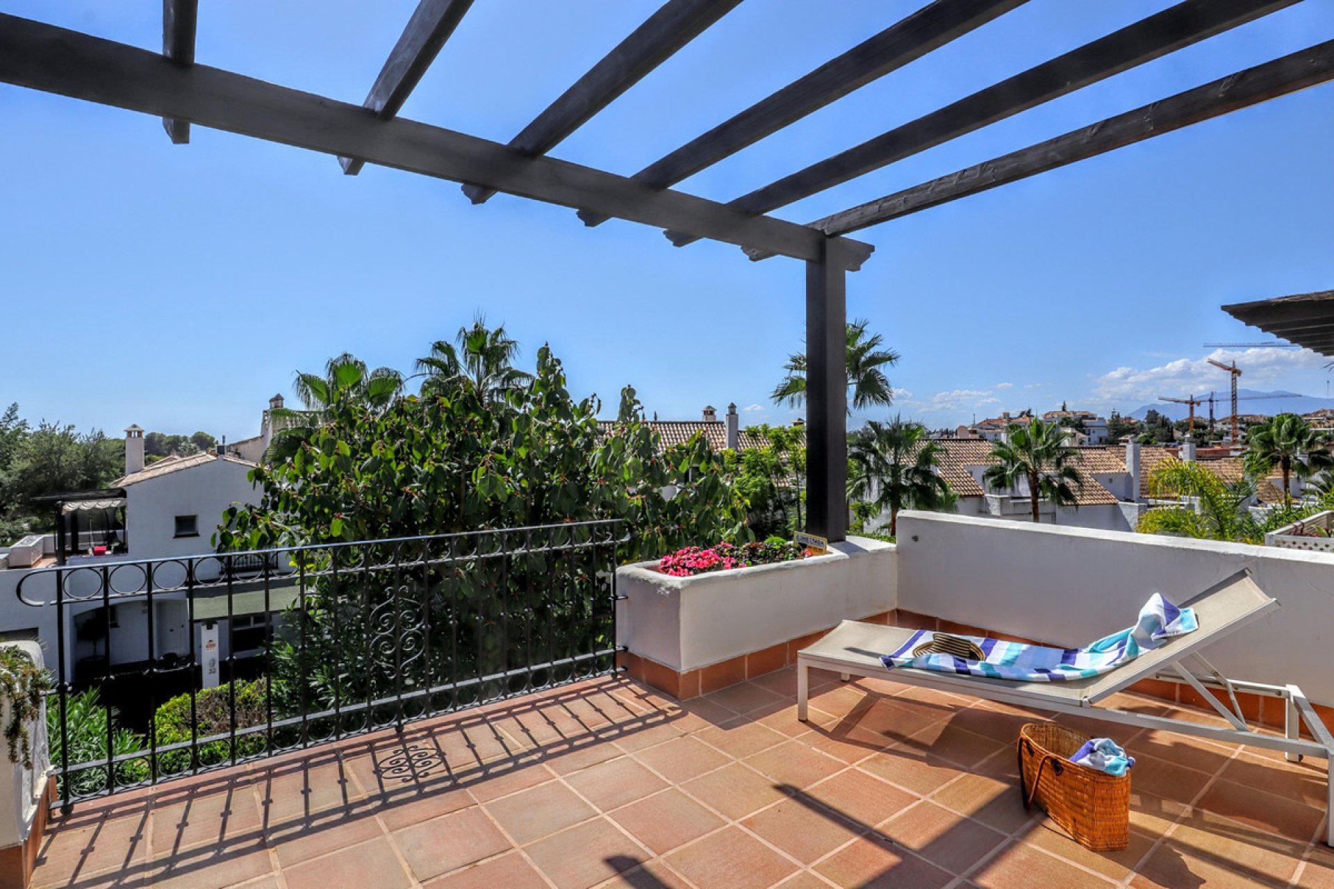 Resale - House - Semi-Detached House - Marbella - The Golden Mile