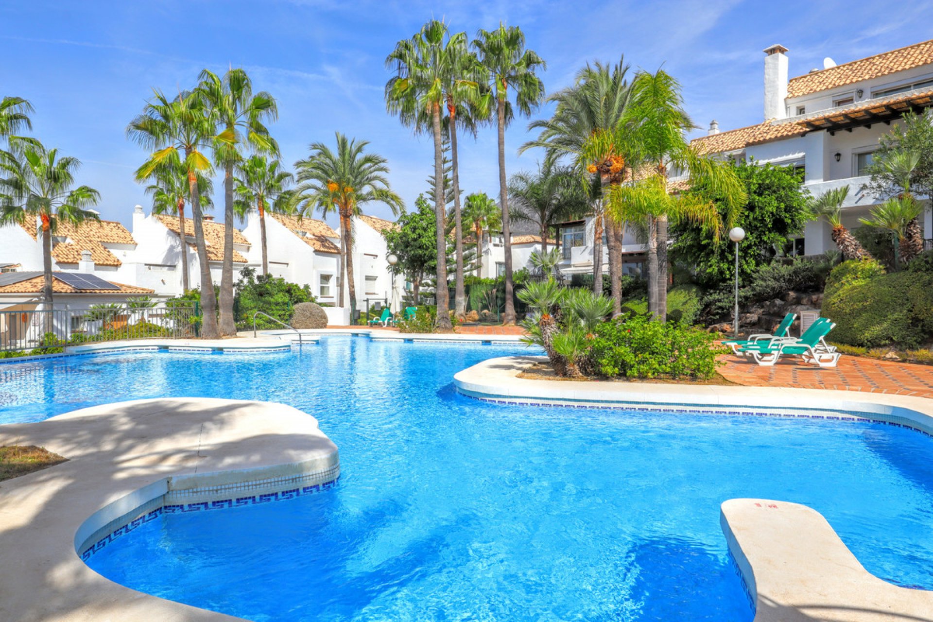 Resale - House - Semi-Detached House - Marbella - The Golden Mile