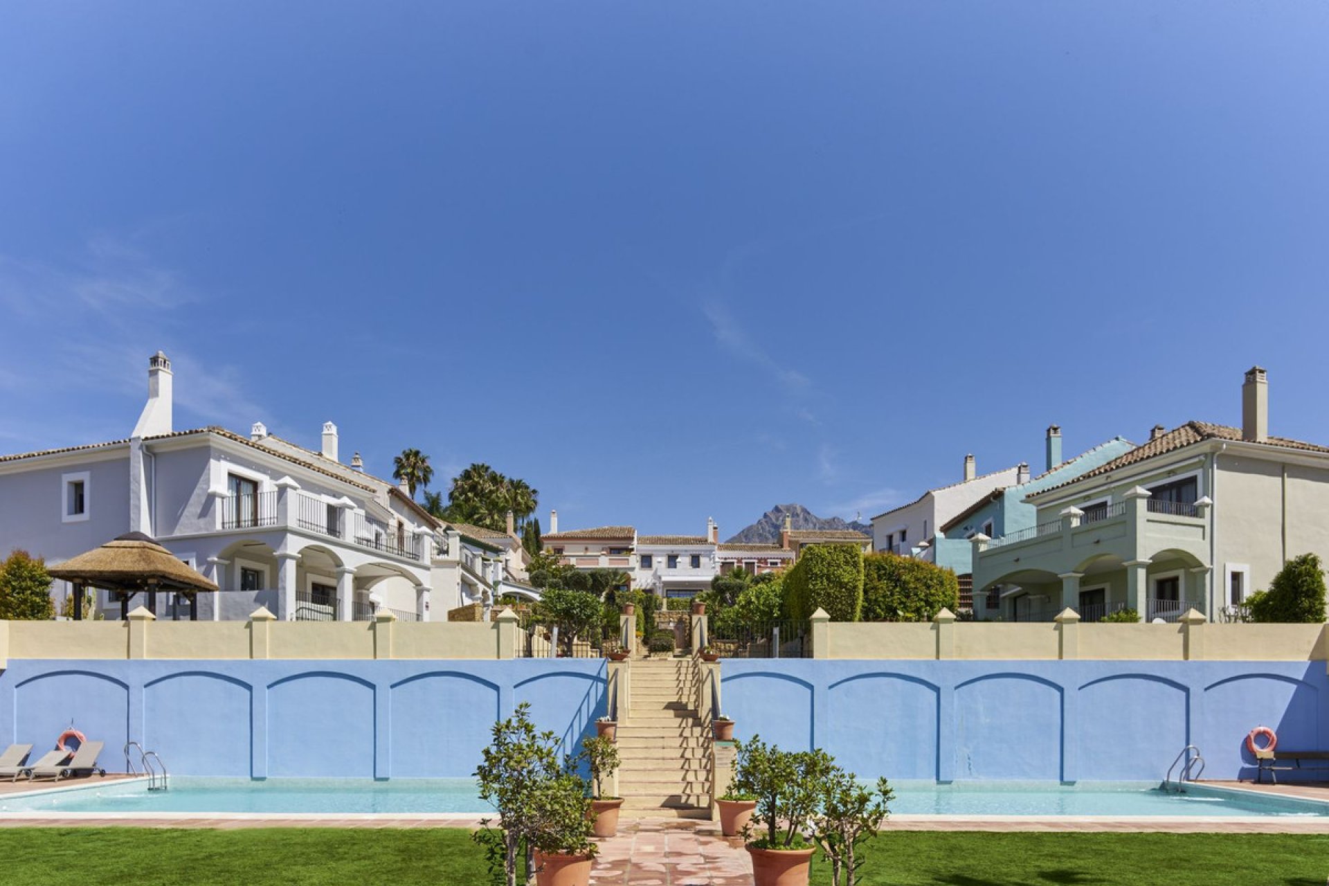 Resale - House - Semi-Detached House - Marbella - The Golden Mile