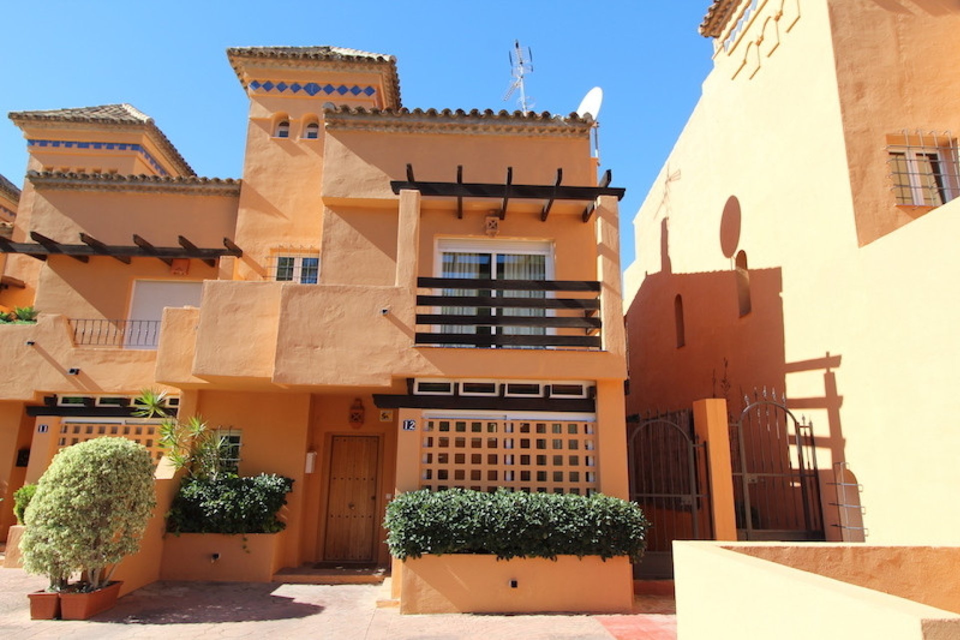 Resale - House - Semi-Detached House - Marbella - The Golden Mile