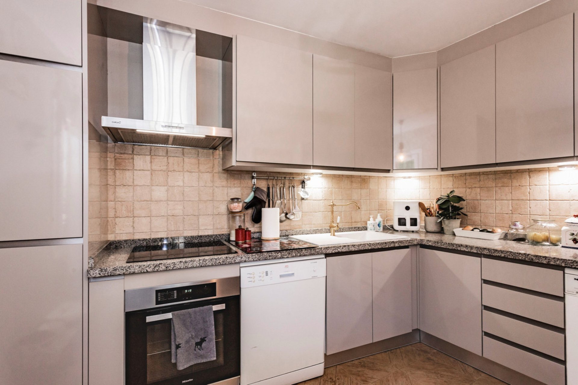 Resale - House - Semi-Detached House - Marbella - The Golden Mile