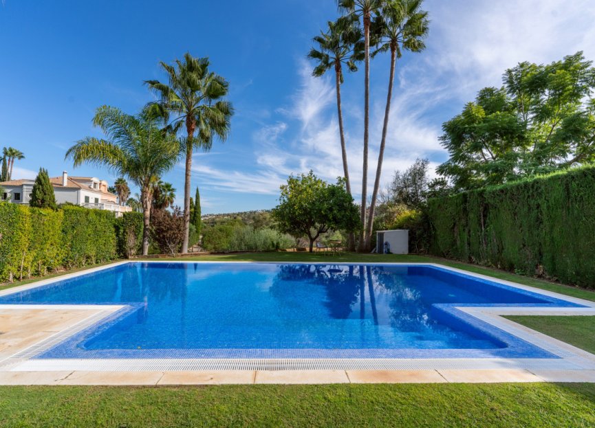 Resale - House - Semi-Detached House - Sotogrande