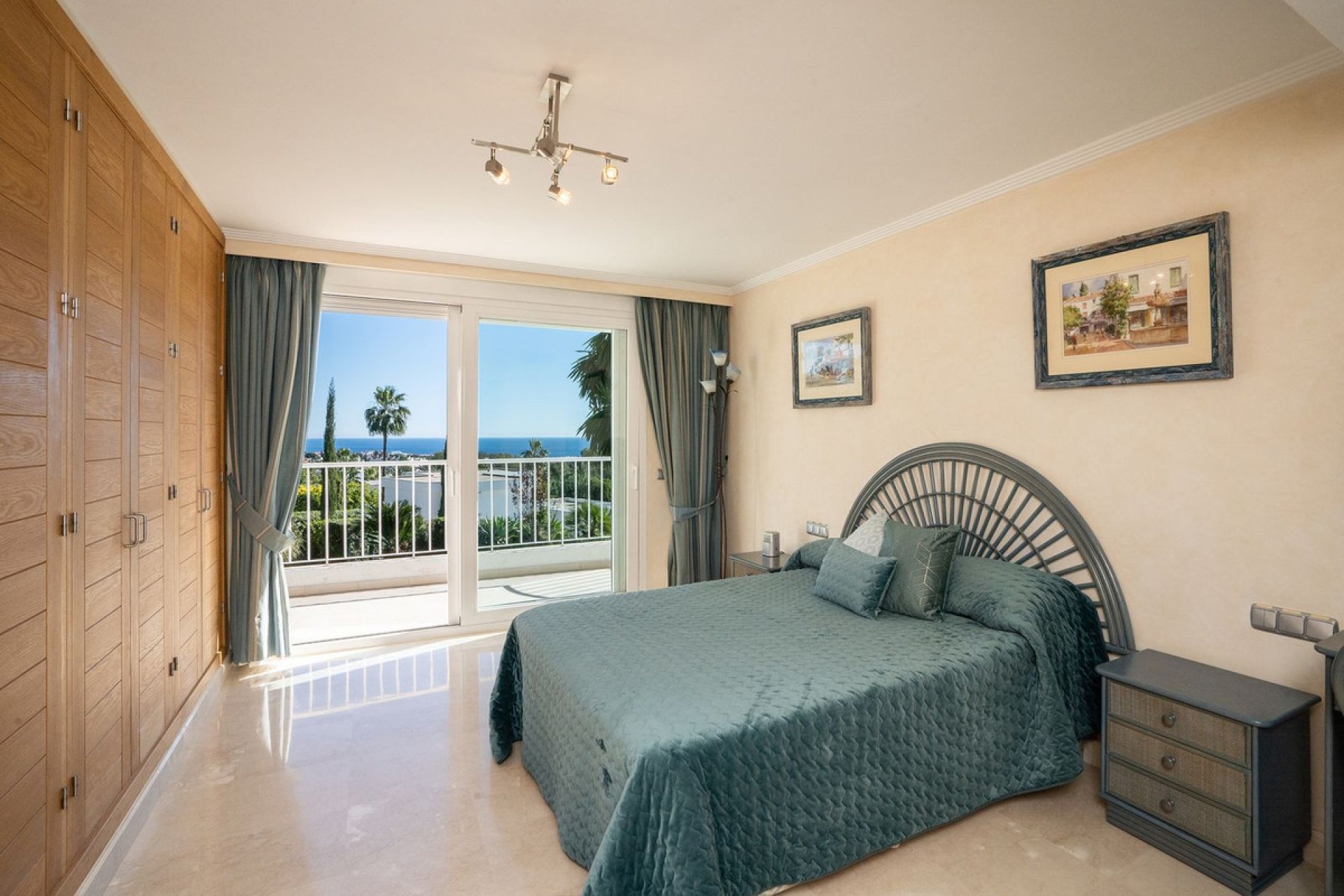 Resale - House - The Golden Mile