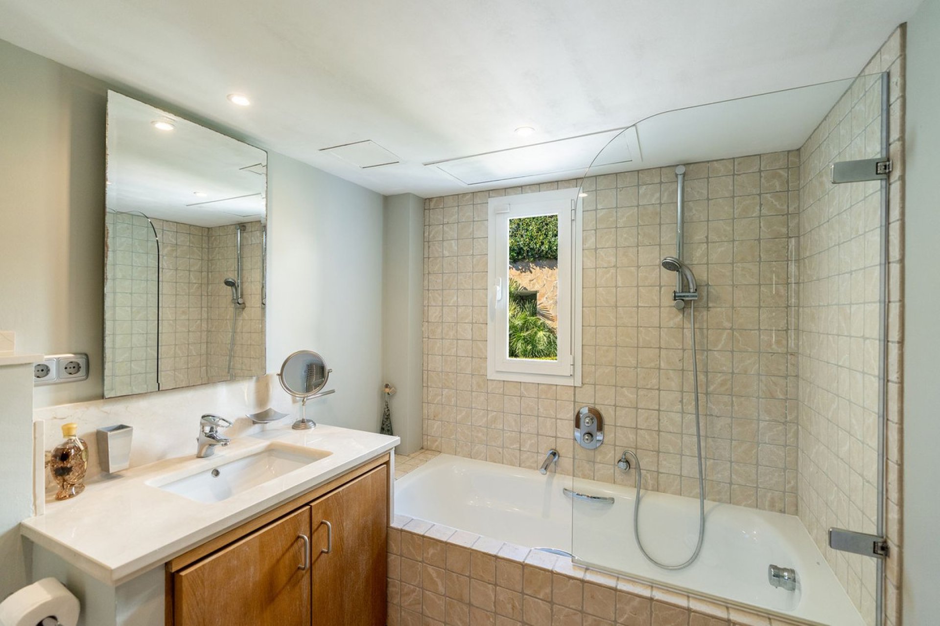 Resale - House - The Golden Mile