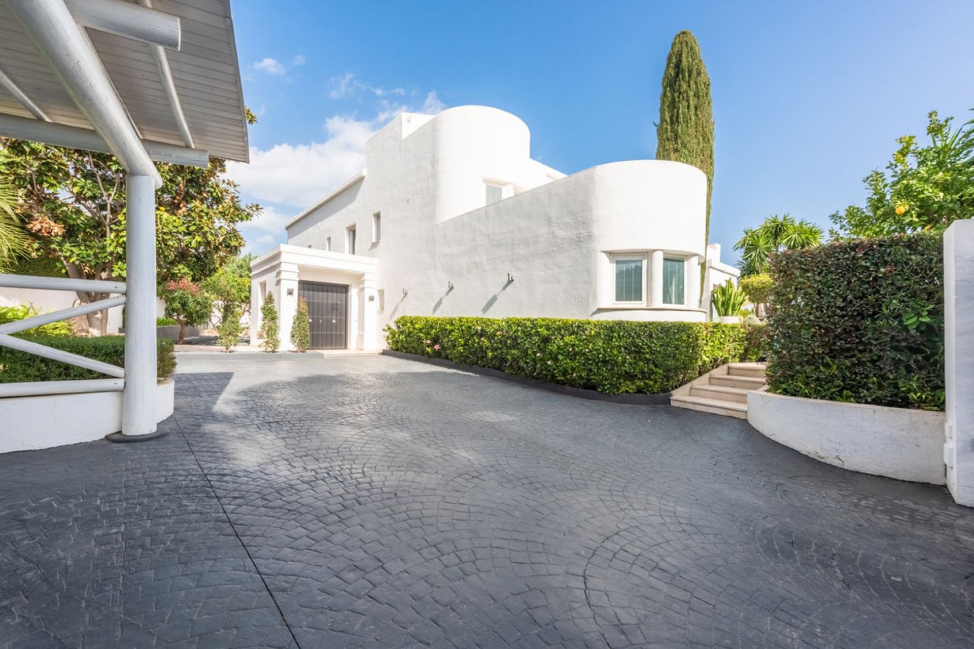 Resale - House - The Golden Mile