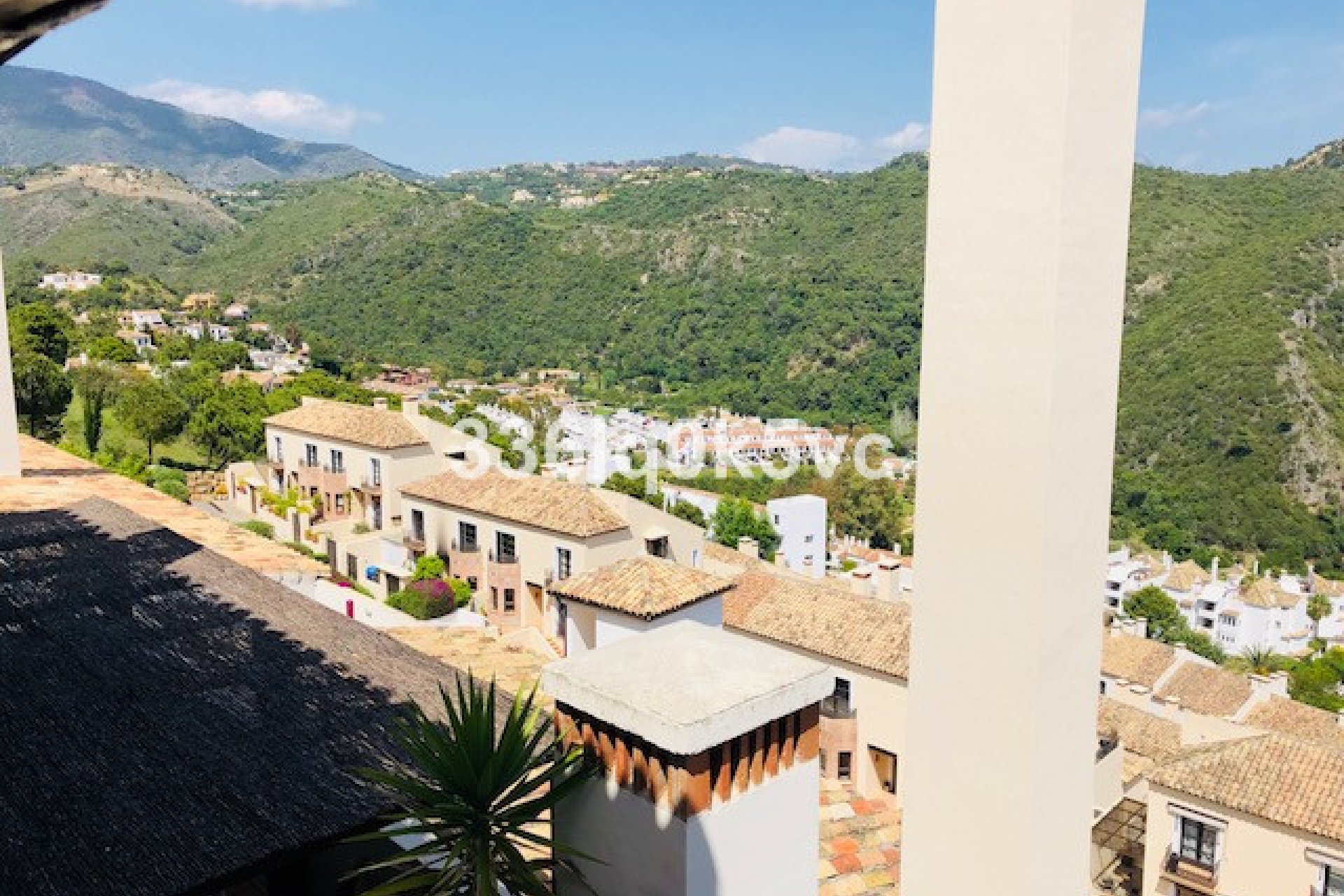 Resale - House - Townhouse - Benahavís - Benahavís Centro