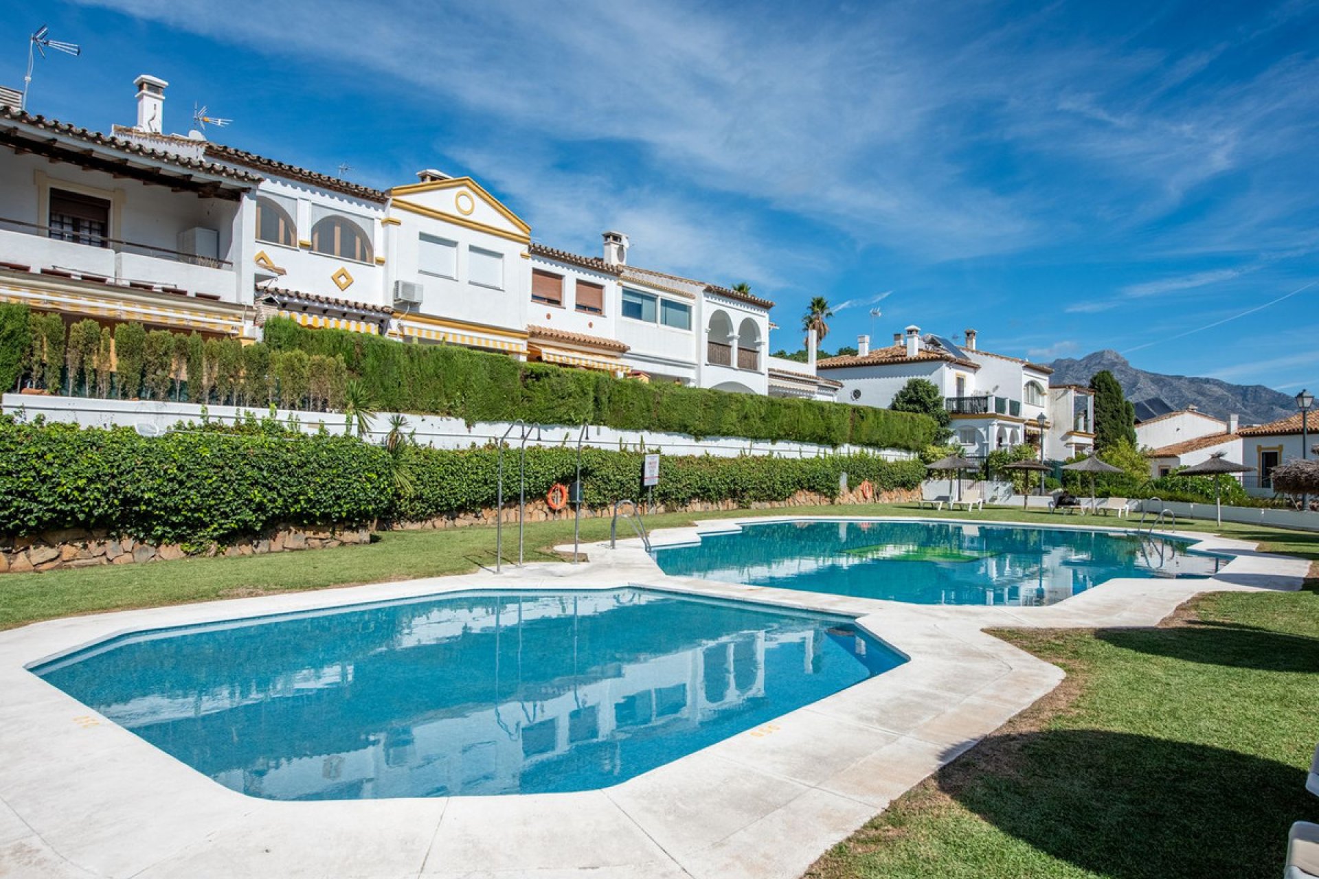 Resale - House - Townhouse - Benahavís - Benahavís Centro