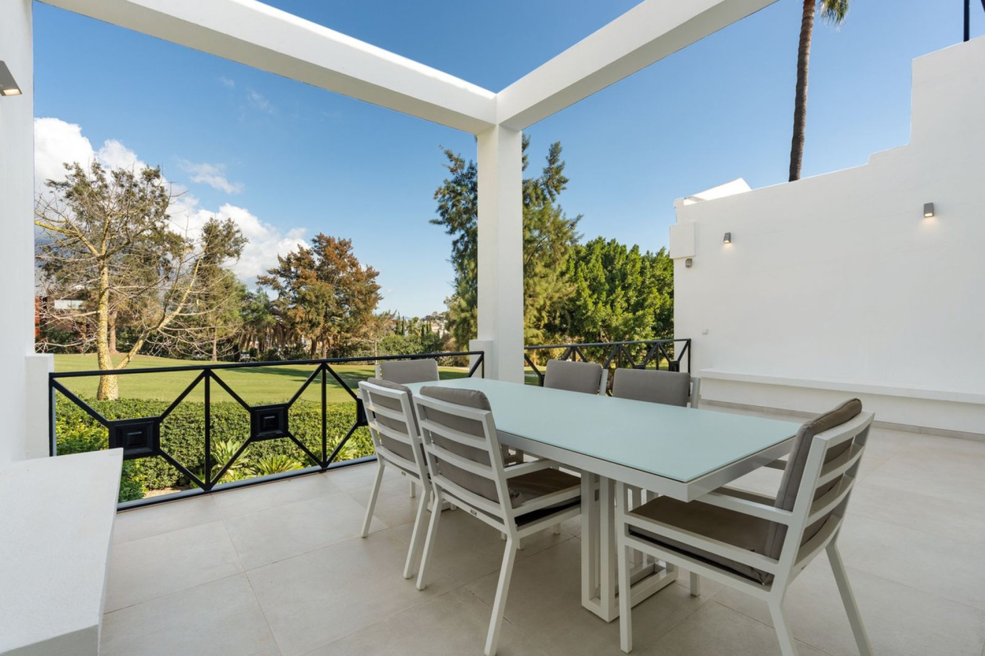 Resale - House - Townhouse - Benahavís - La Quinta