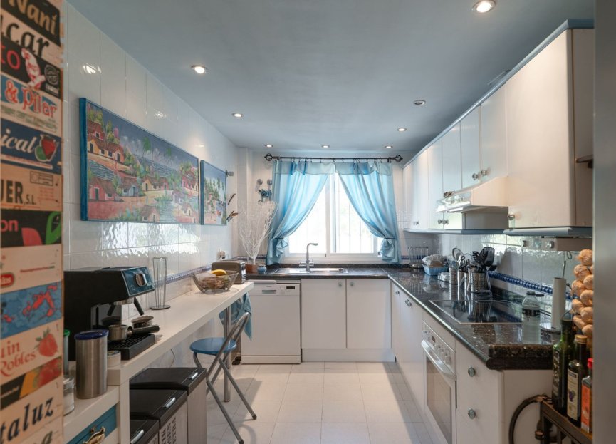 Resale - House - Townhouse - Casares - Casares Centro