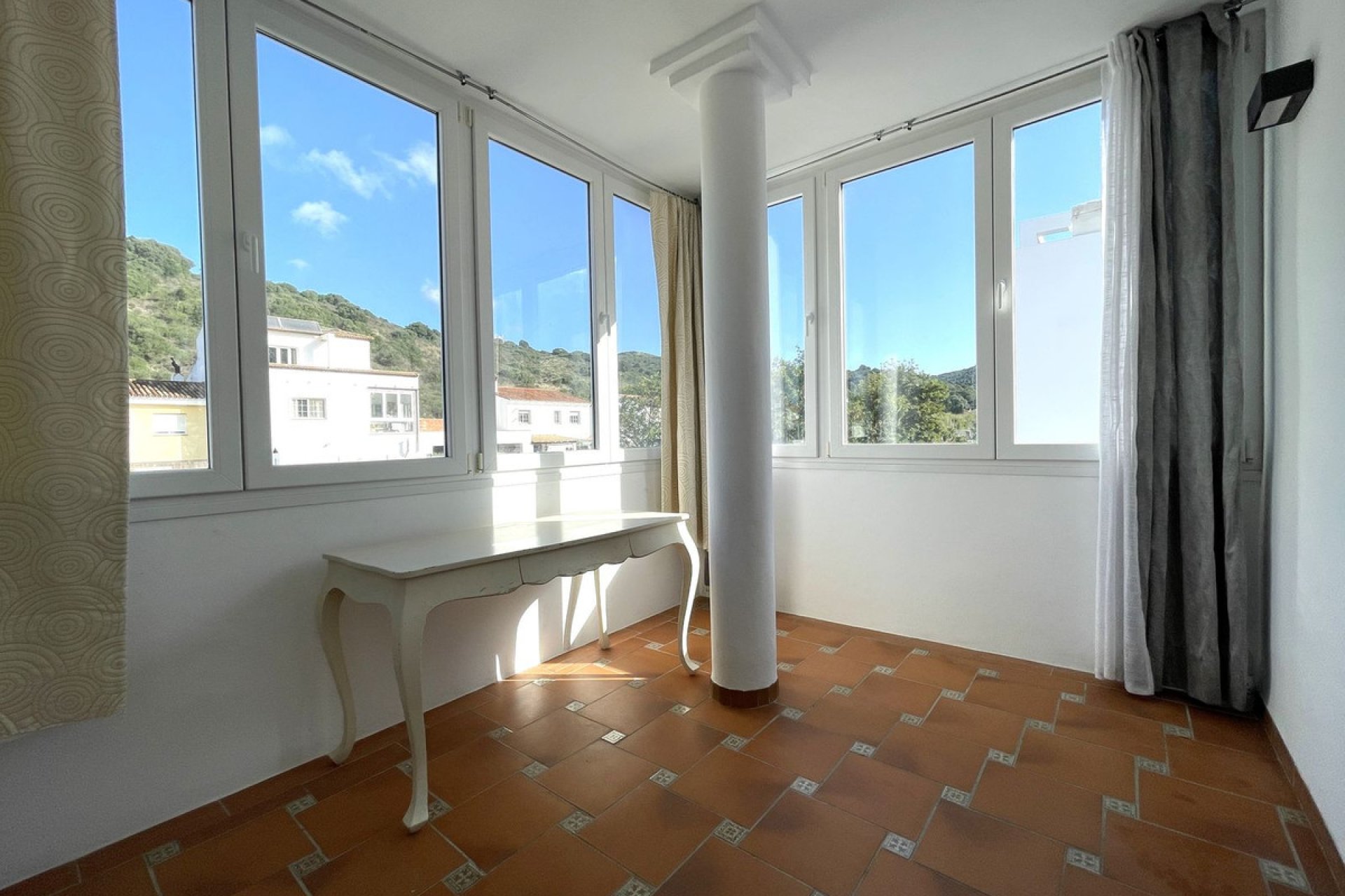 Resale - House - Townhouse - Casares - Casares Centro