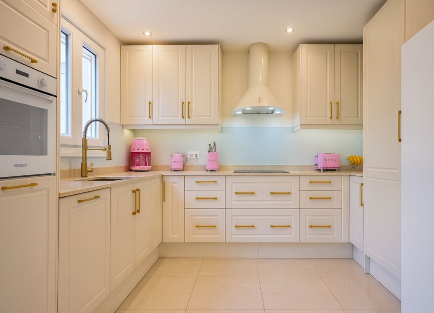 Resale - House - Townhouse - El Paraiso - El Paraíso