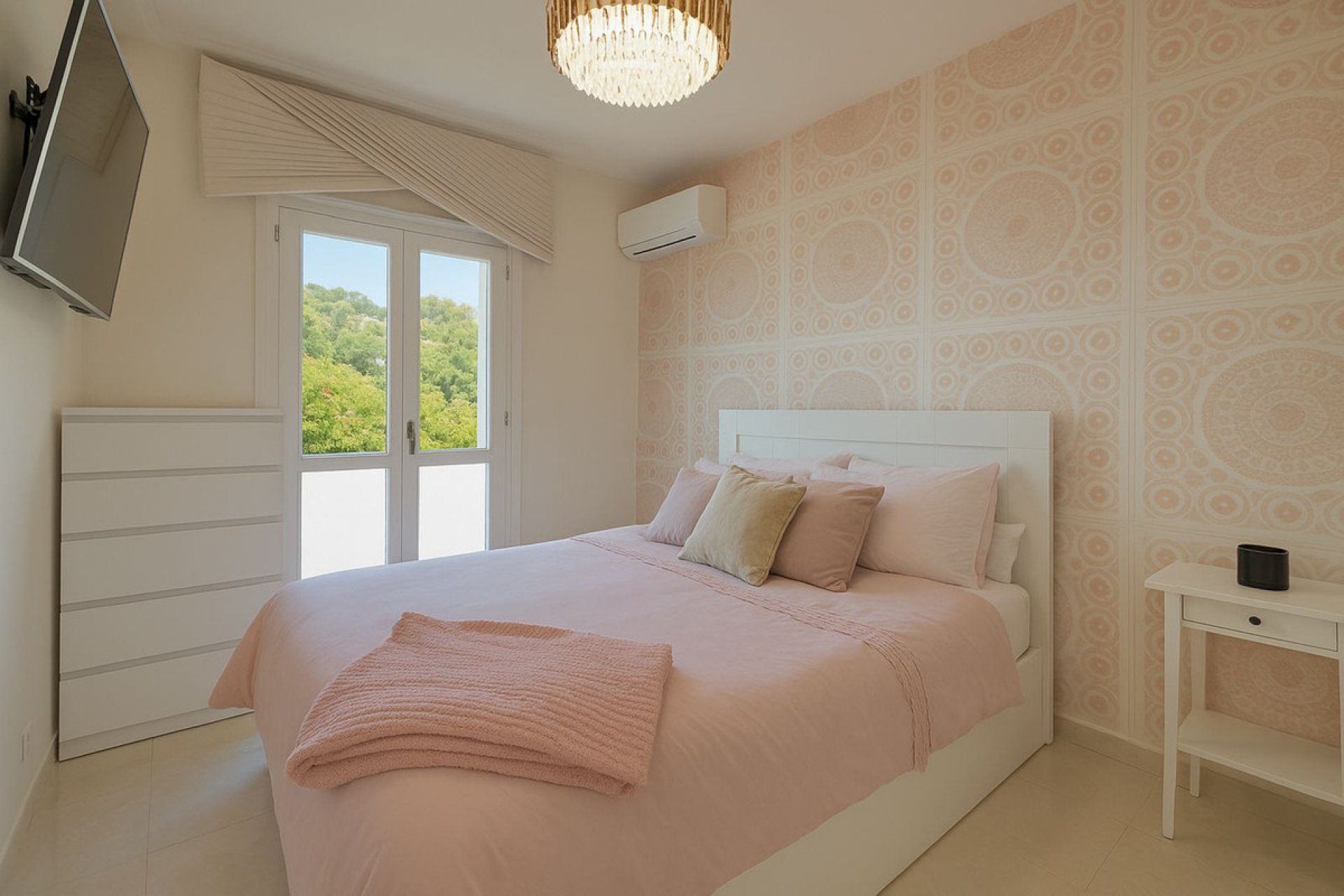 Resale - House - Townhouse - El Paraiso - El Paraíso