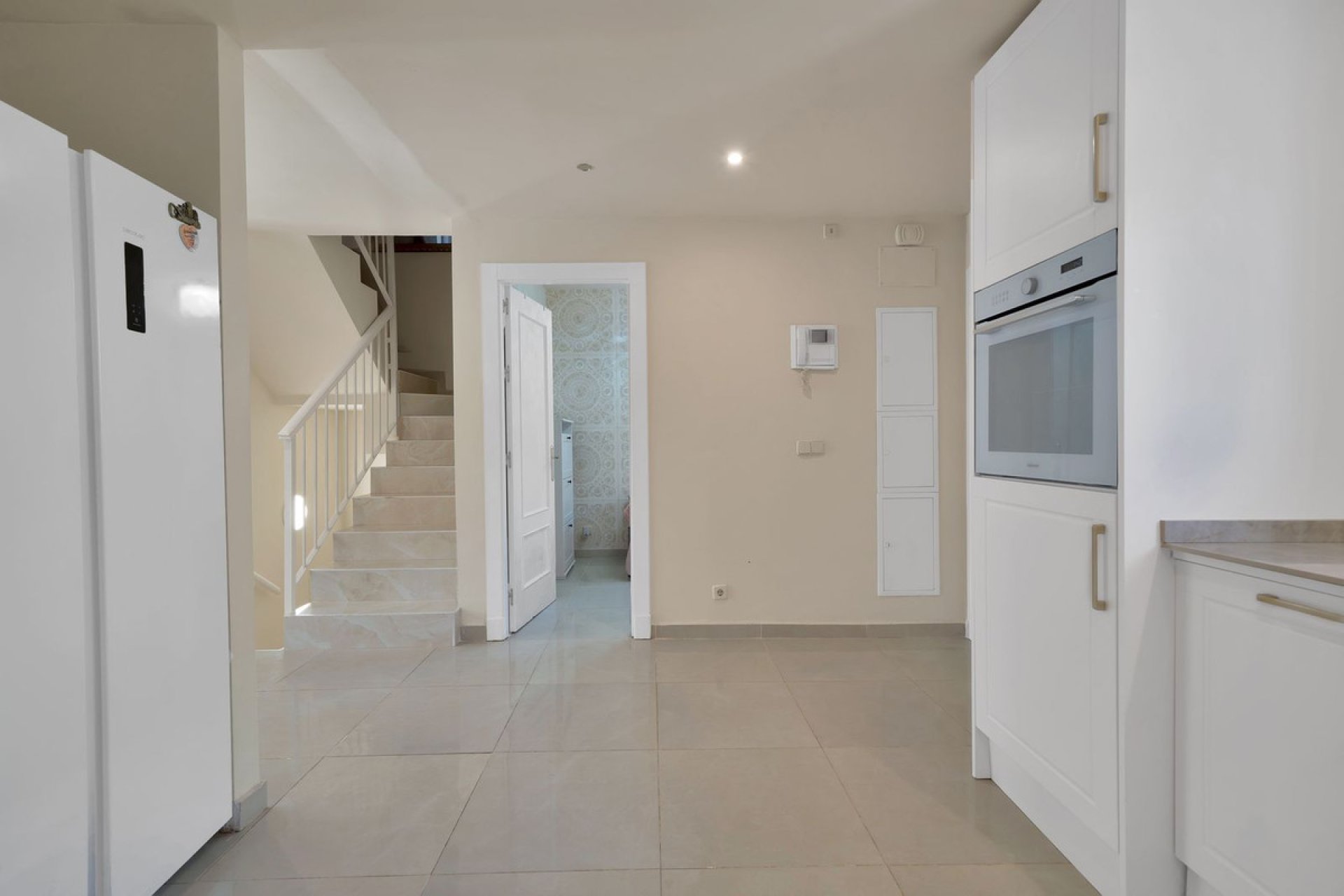 Resale - House - Townhouse - El Paraiso - El Paraíso