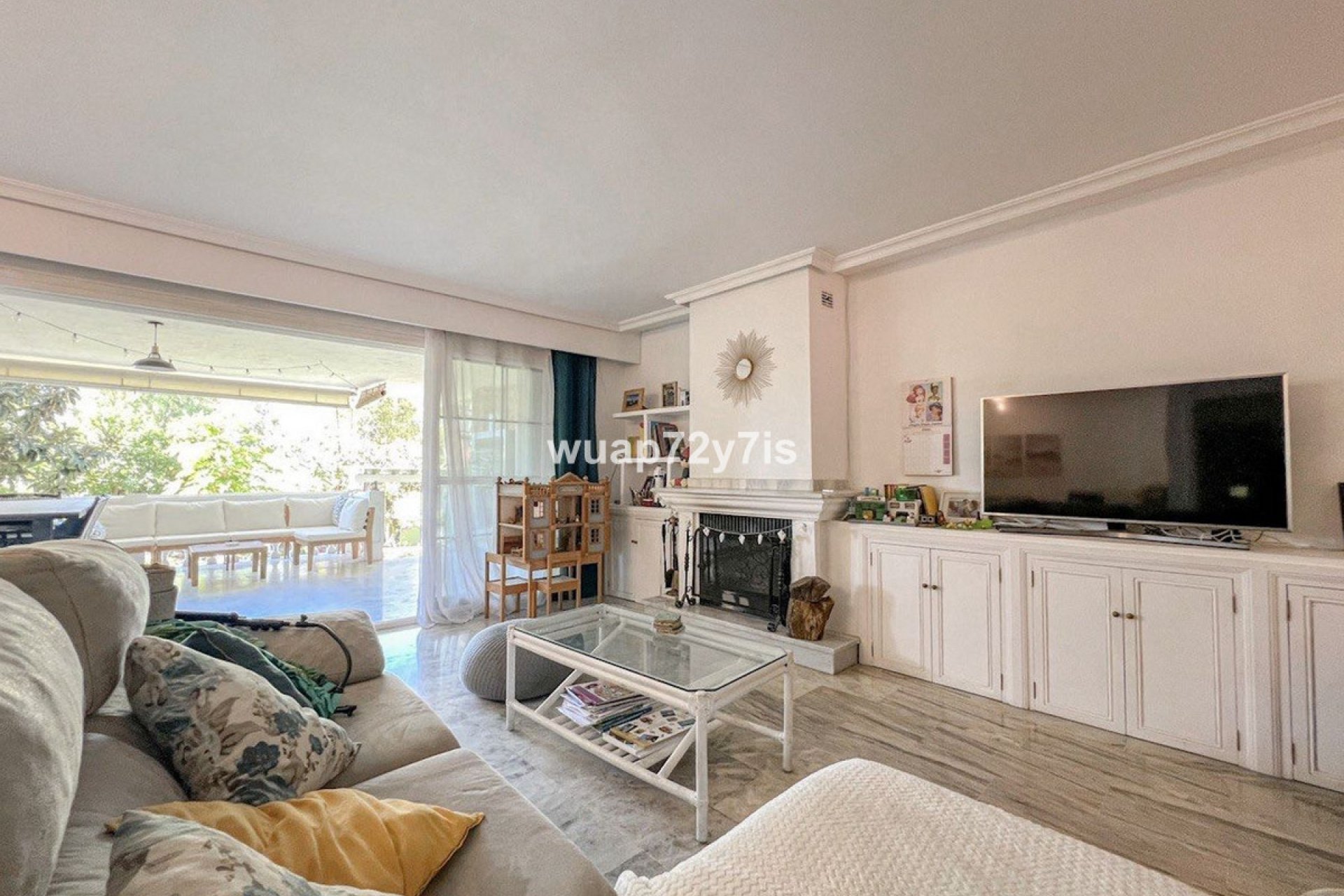 Resale - House - Townhouse - El Paraiso - El Paraíso