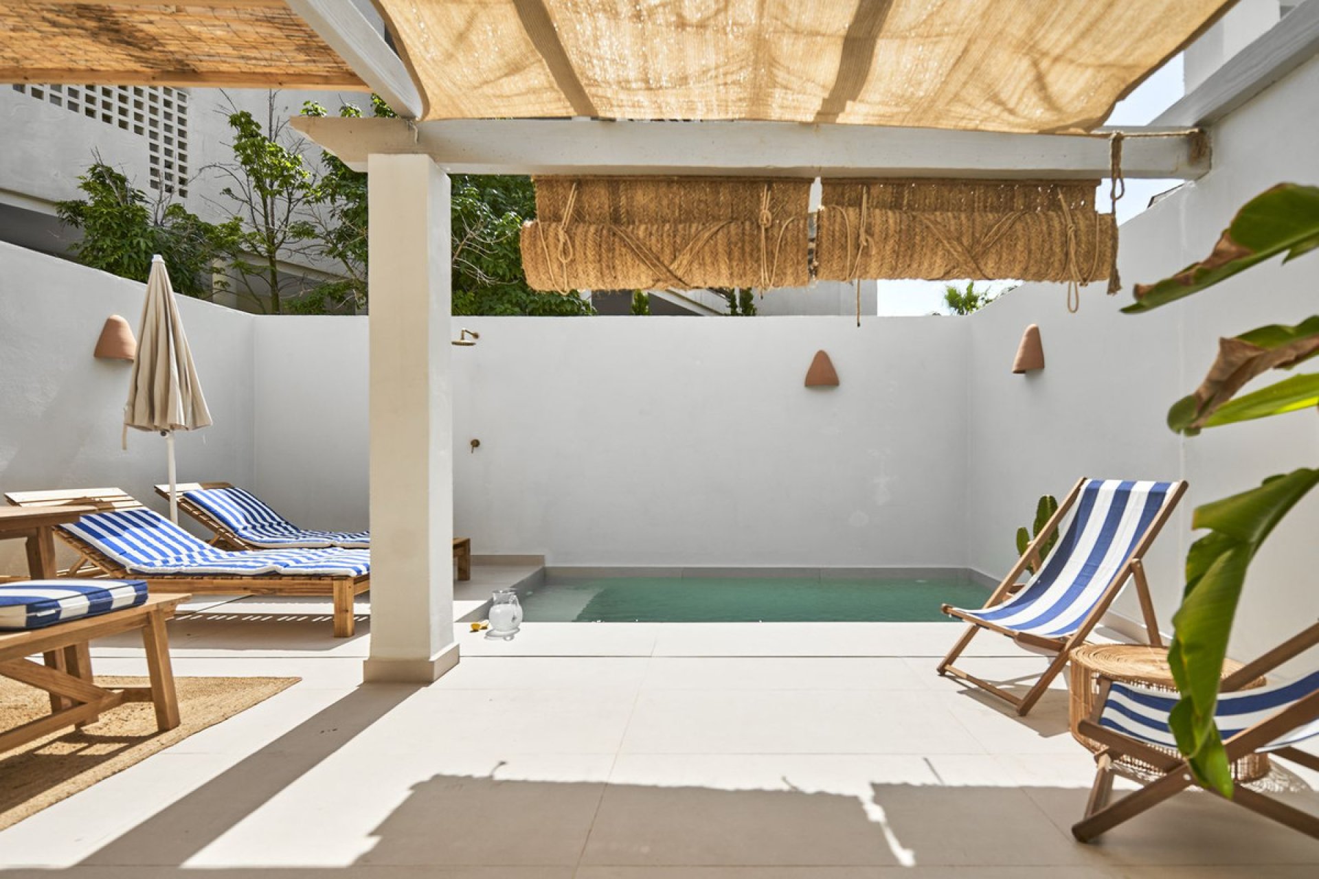 Resale - House - Townhouse - El Paraiso - El Paraíso