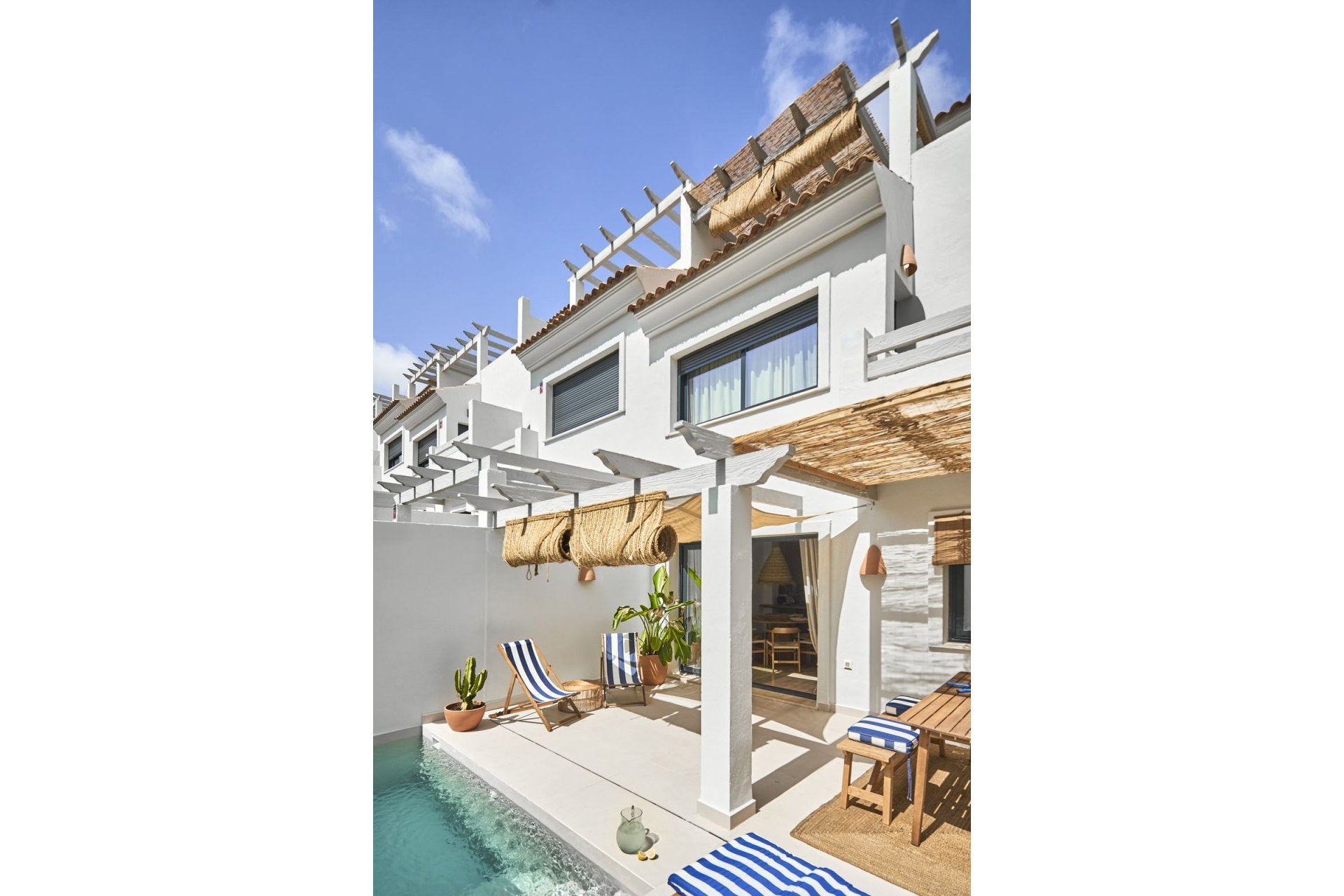 Resale - House - Townhouse - El Paraiso - El Paraíso