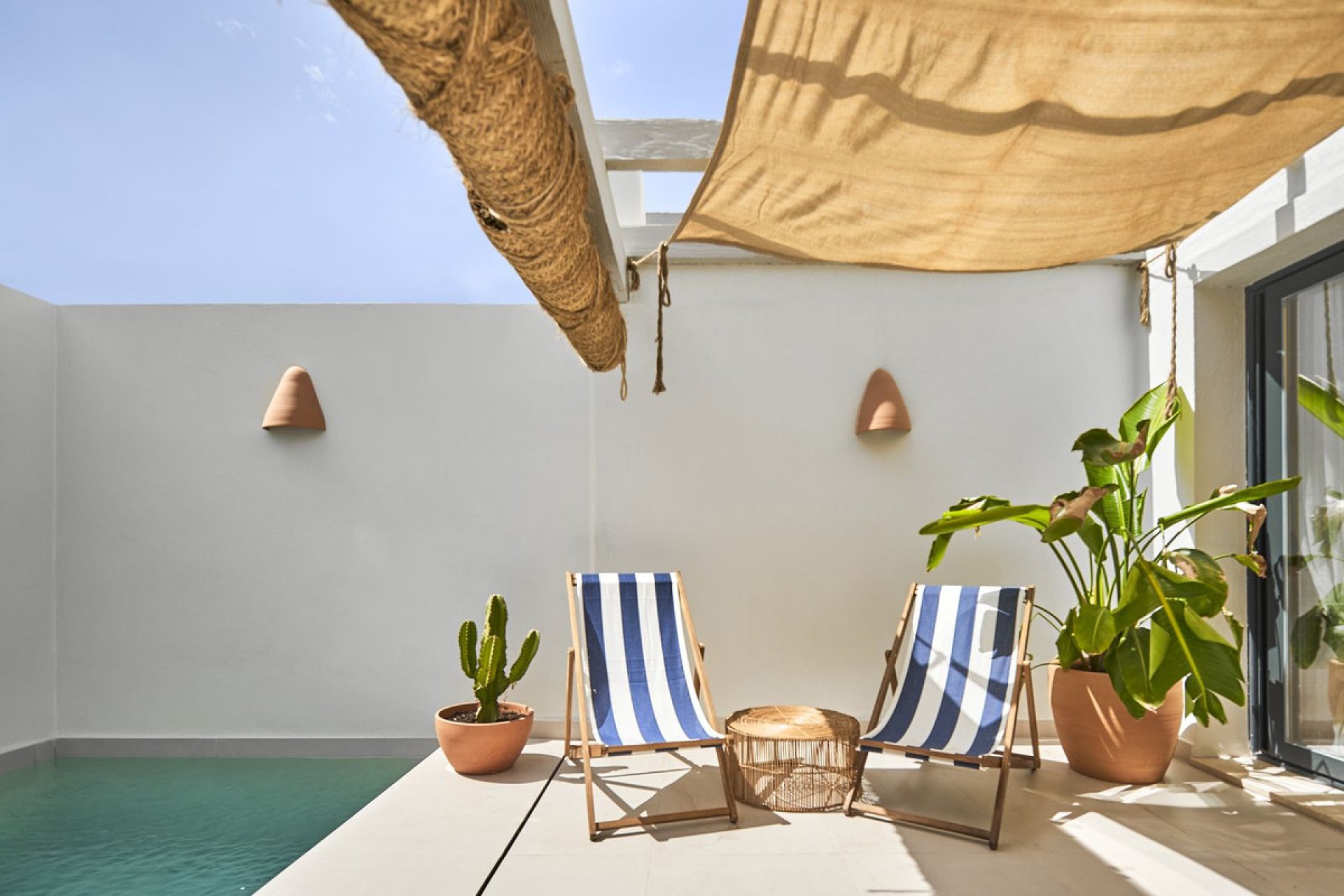 Resale - House - Townhouse - El Paraiso - El Paraíso