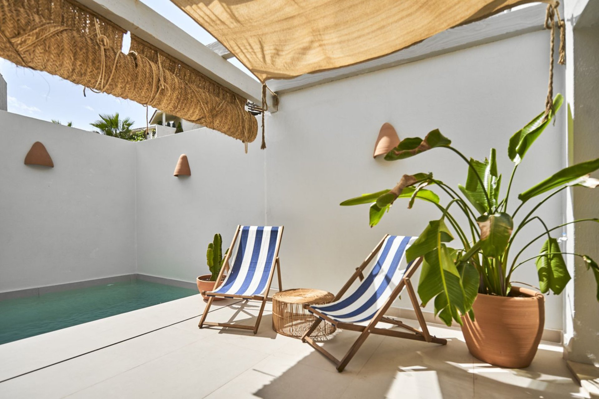 Resale - House - Townhouse - El Paraiso - El Paraíso