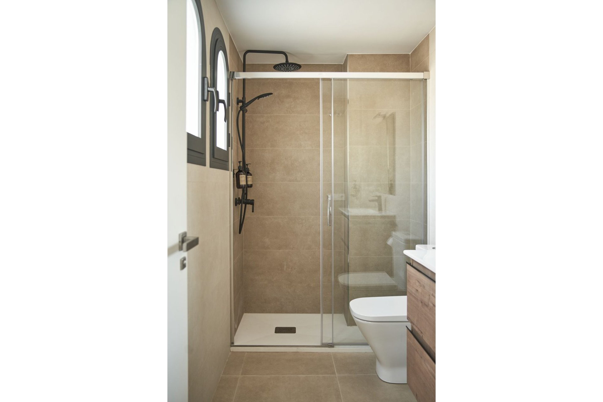 Resale - House - Townhouse - El Paraiso - El Paraíso