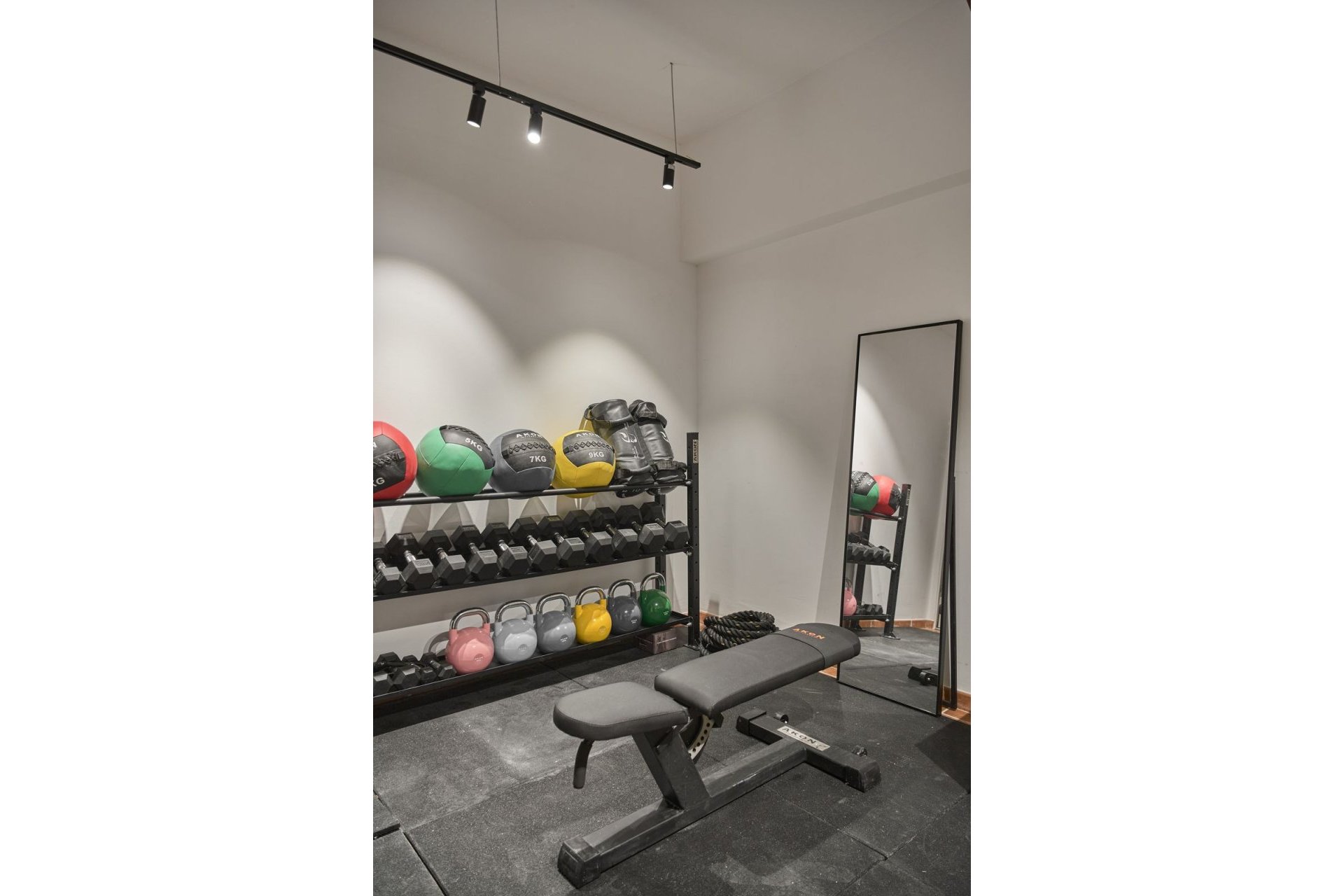 Resale - House - Townhouse - El Paraiso - El Paraíso