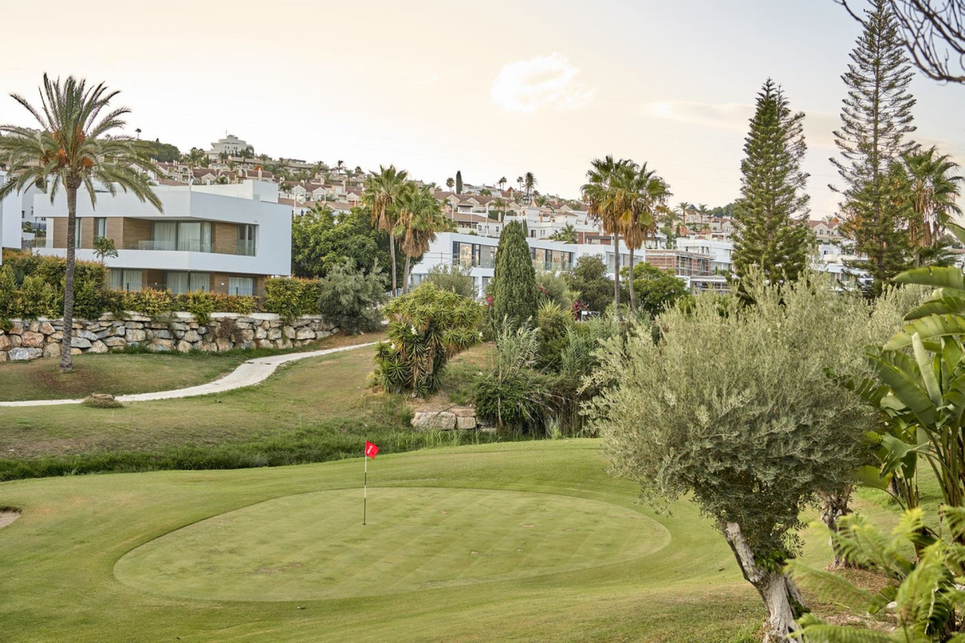 Resale - House - Townhouse - El Paraiso - El Paraíso