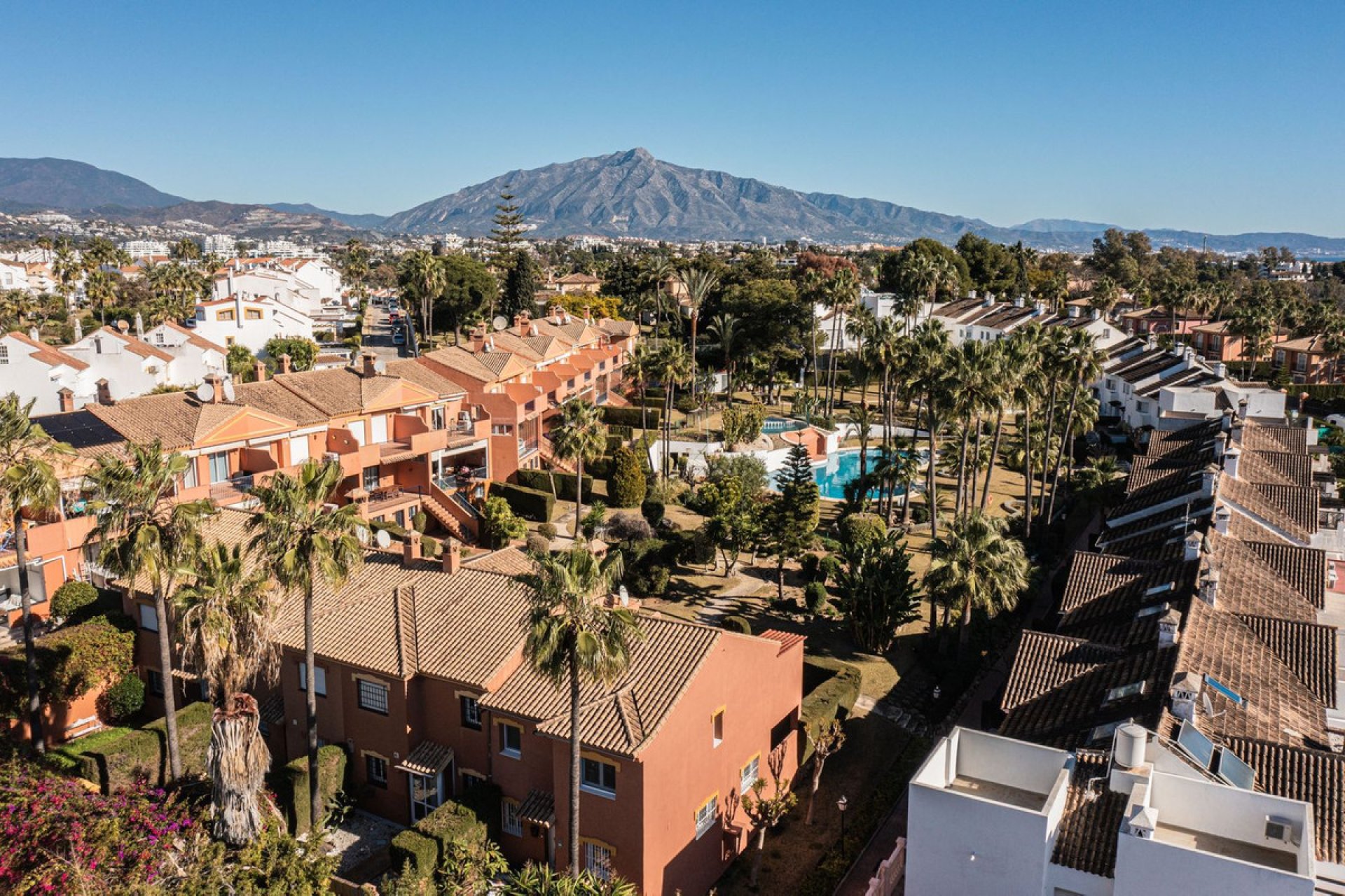 Resale - House - Townhouse - Estepona - Atalaya