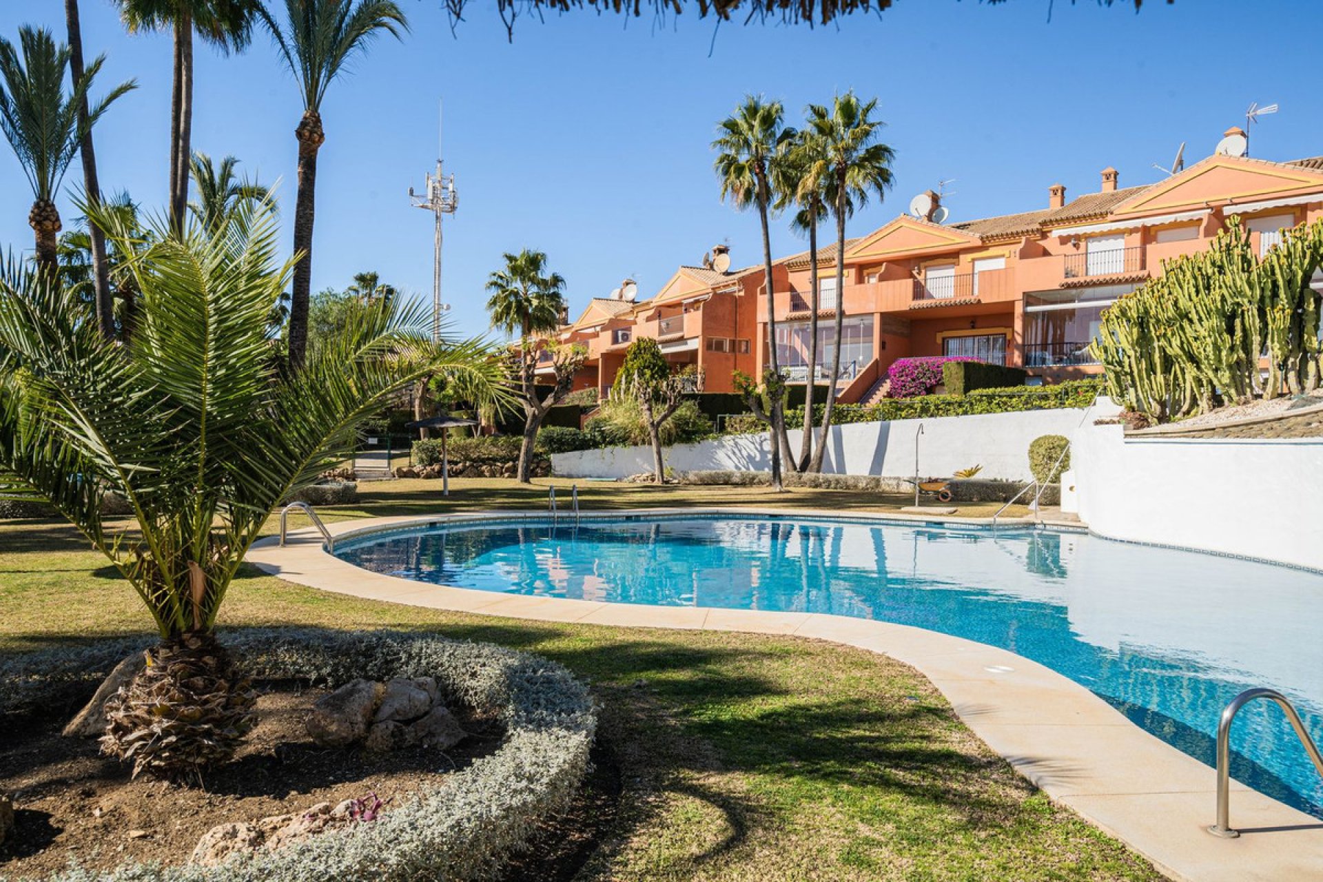 Resale - House - Townhouse - Estepona - Atalaya