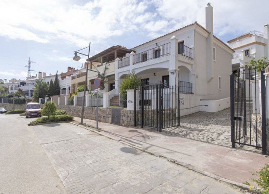 Resale - House - Townhouse - Estepona - Atalaya