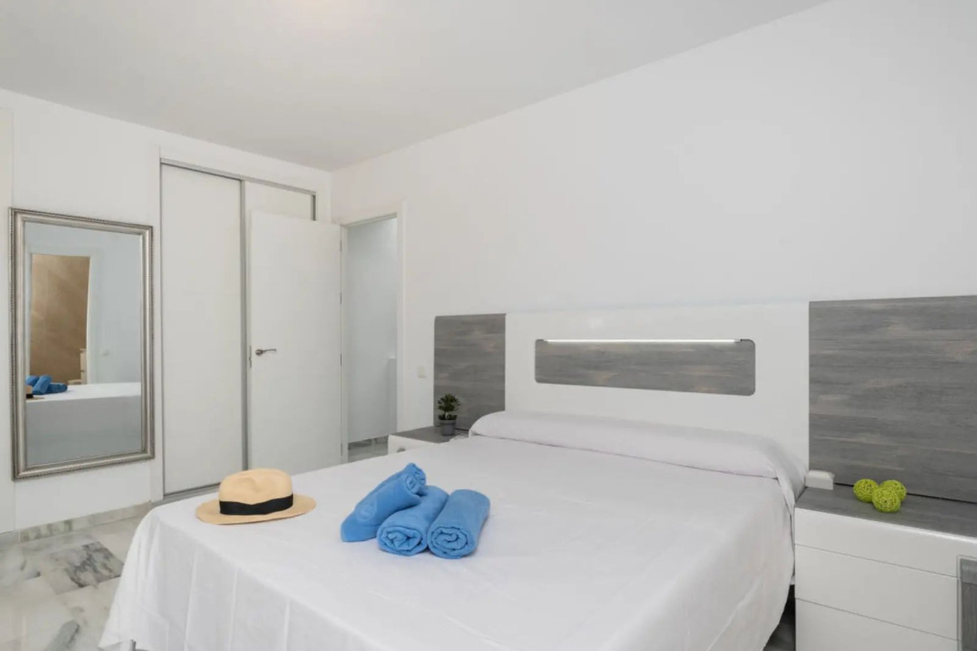 Resale - House - Townhouse - Estepona - Atalaya