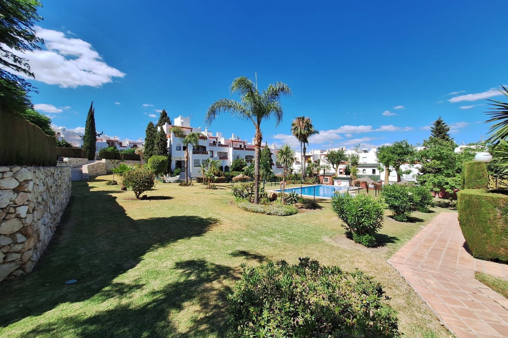 Resale - House - Townhouse - Estepona - Bel Air