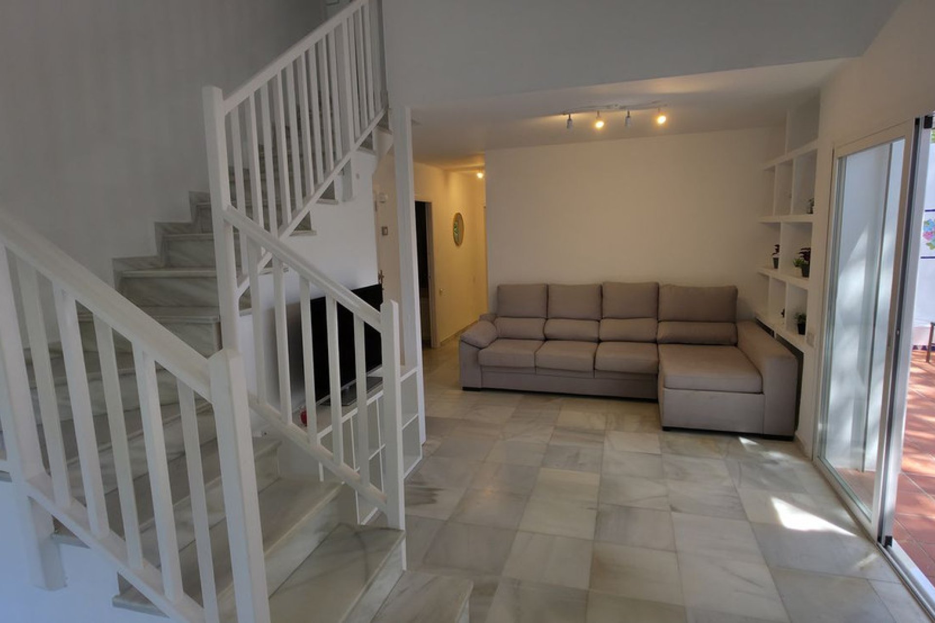 Resale - House - Townhouse - Estepona - Benamara