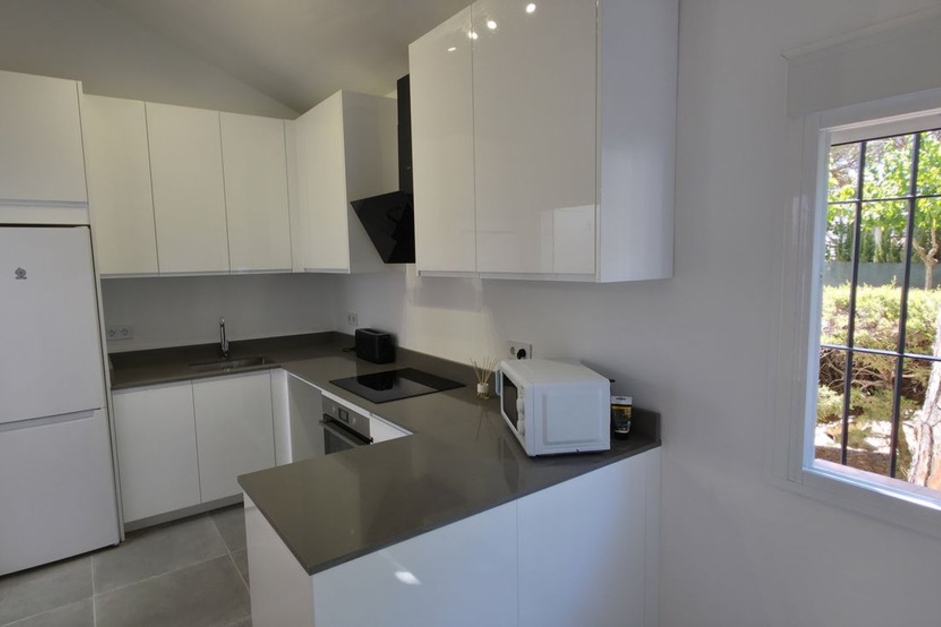 Resale - House - Townhouse - Estepona - Benamara