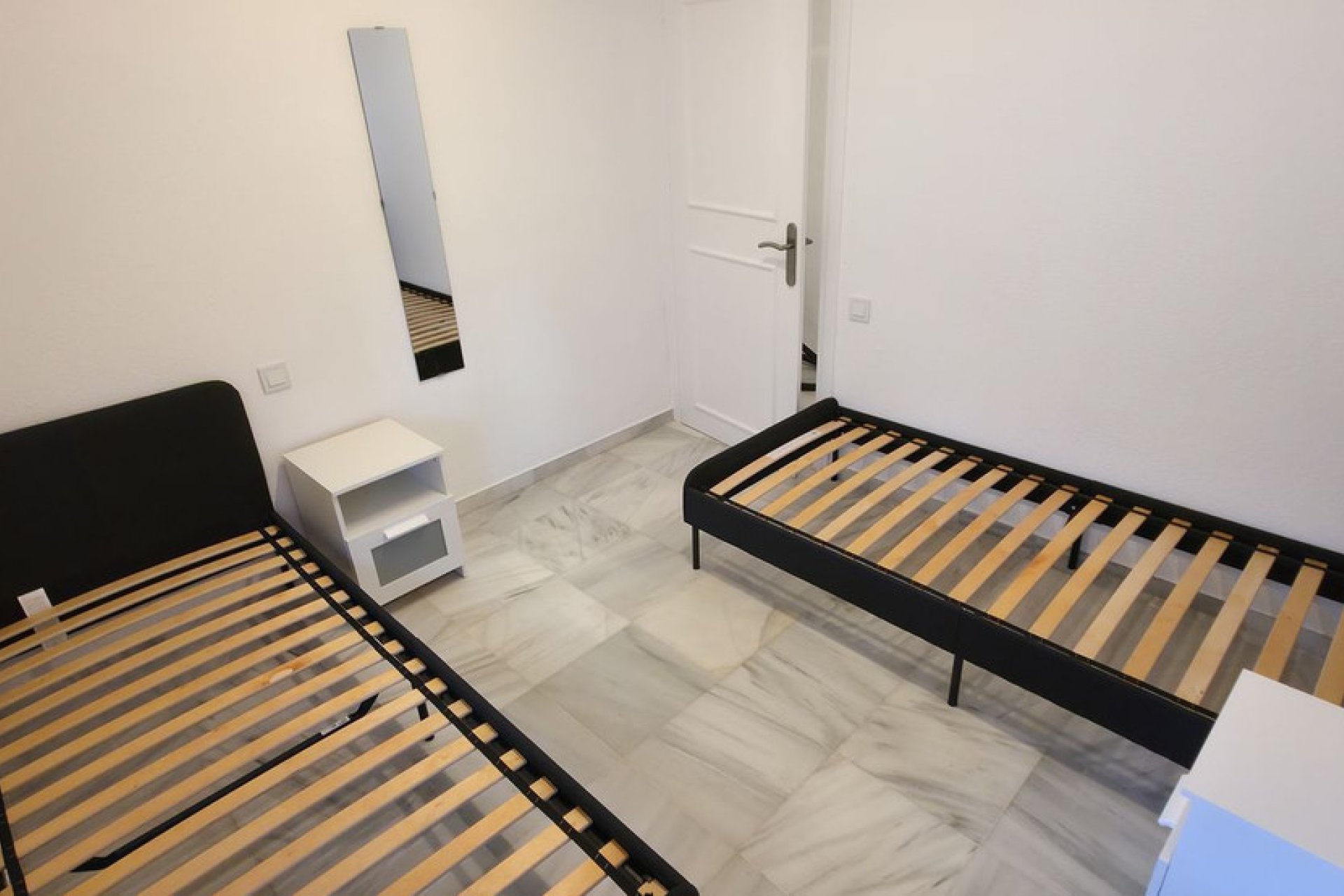 Resale - House - Townhouse - Estepona - Benamara