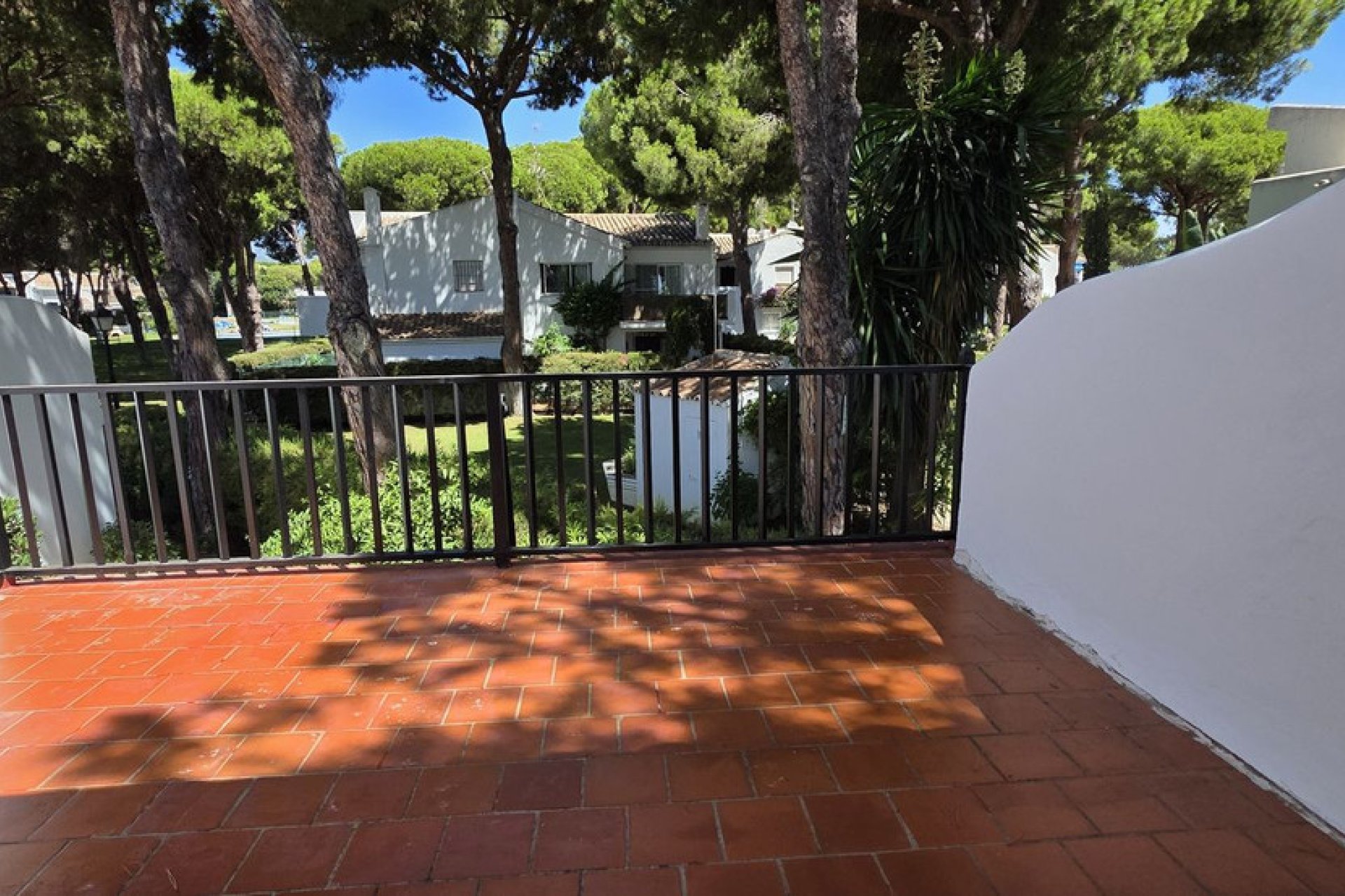 Resale - House - Townhouse - Estepona - Benamara