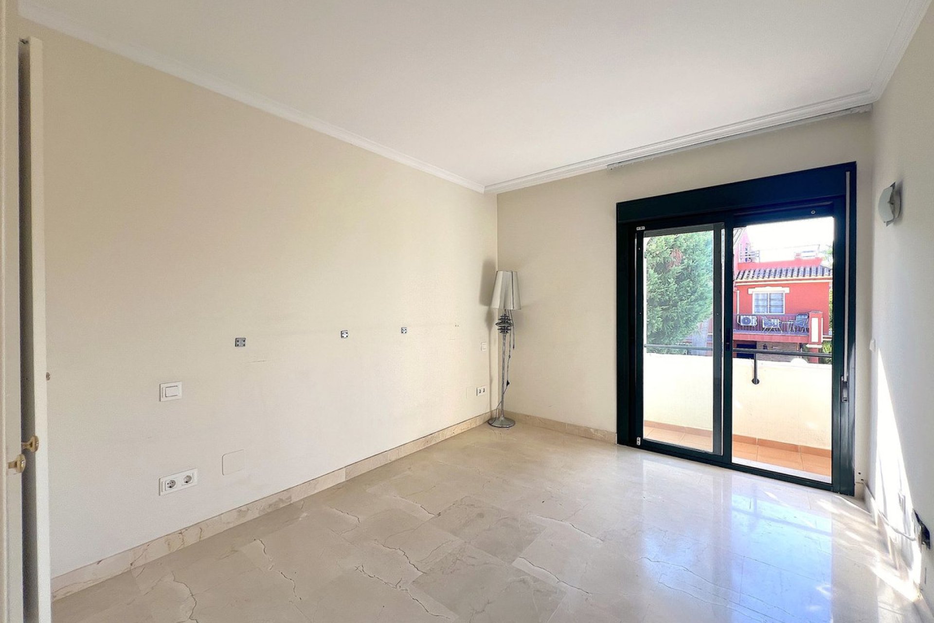 Resale - House - Townhouse - Estepona - Benamara