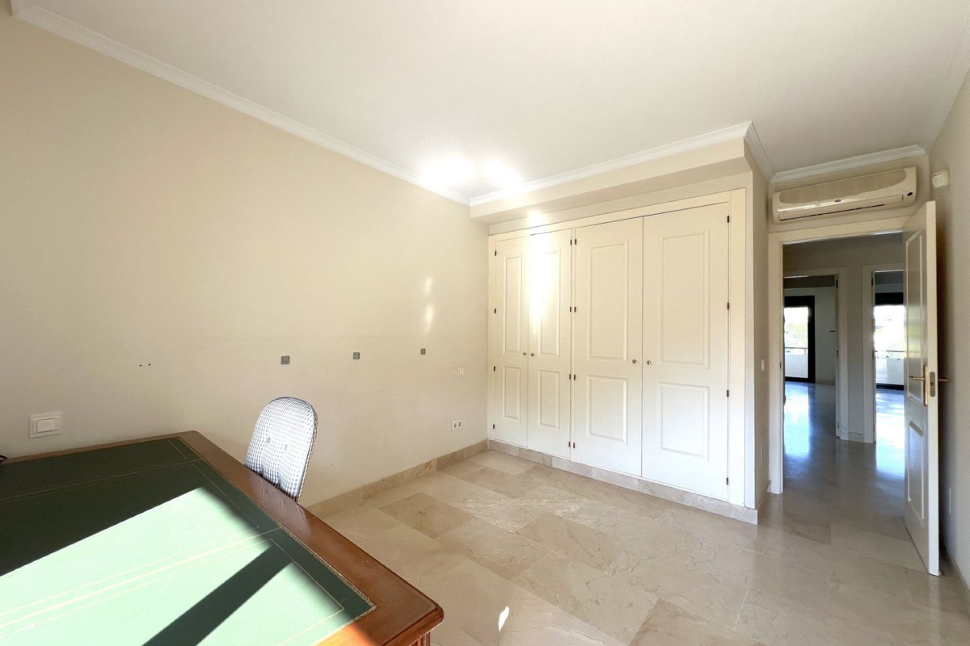 Resale - House - Townhouse - Estepona - Benamara