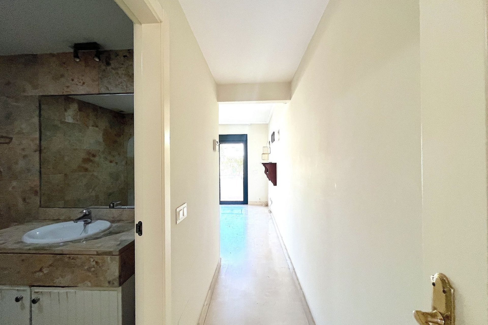 Resale - House - Townhouse - Estepona - Benamara