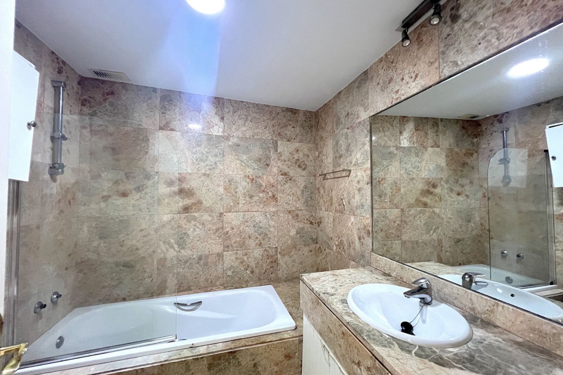 Resale - House - Townhouse - Estepona - Benamara