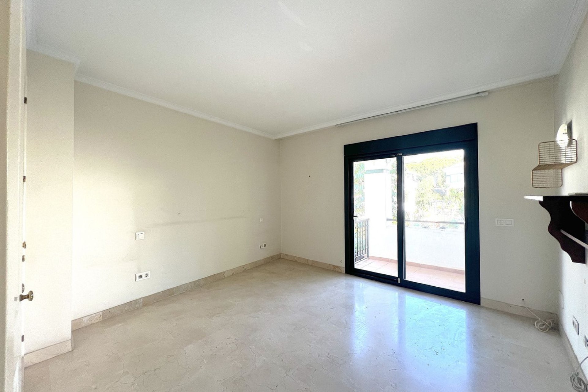 Resale - House - Townhouse - Estepona - Benamara