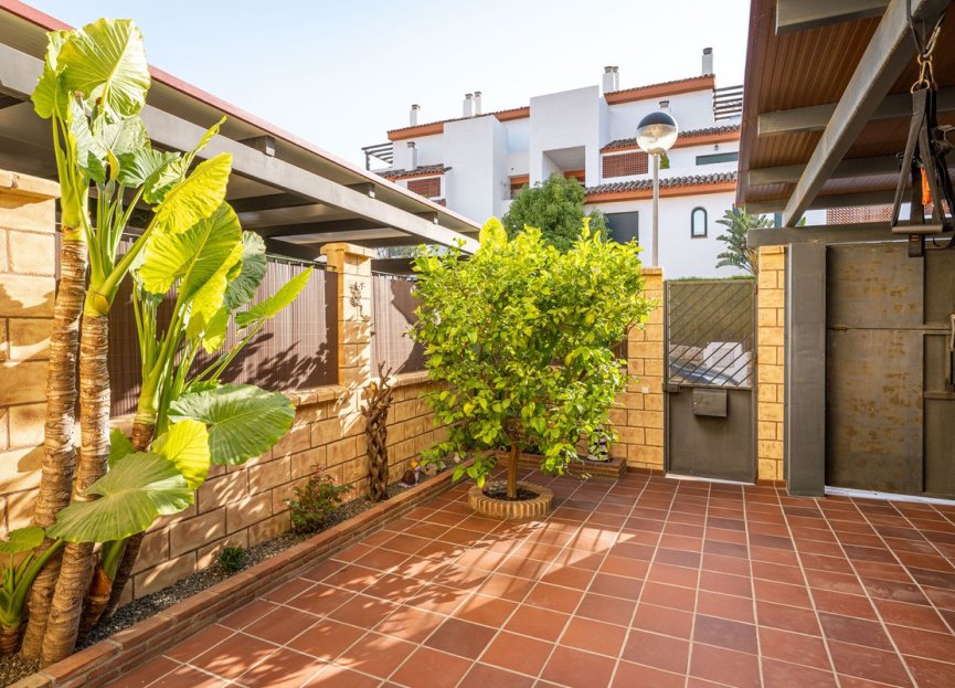 Resale - House - Townhouse - Estepona - Cancelada