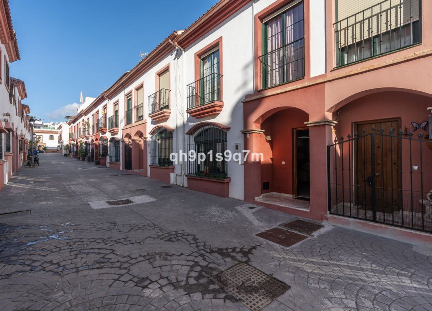 Resale - House - Townhouse - Estepona - Cancelada