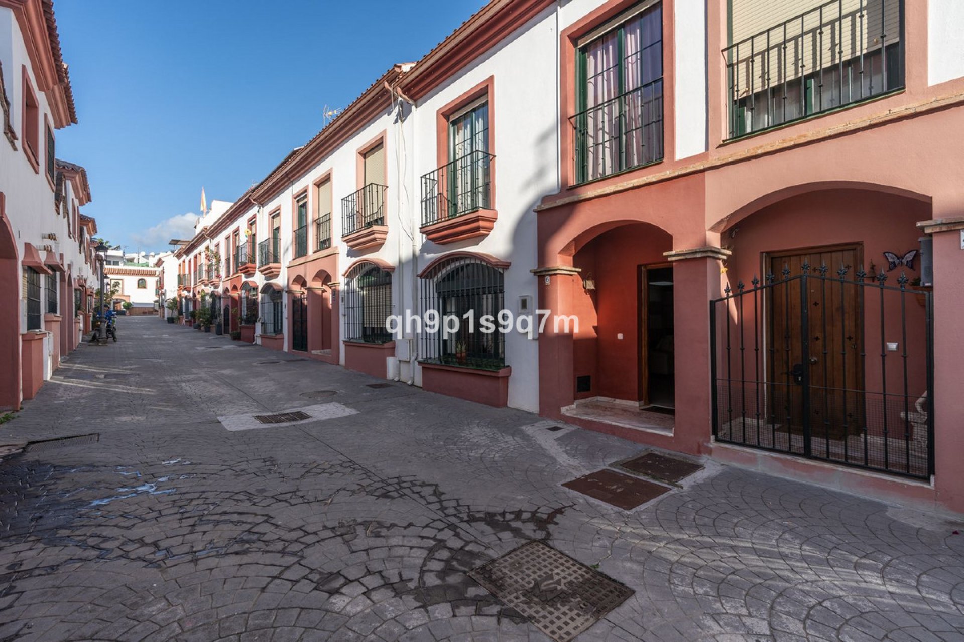 Resale - House - Townhouse - Estepona - Cancelada