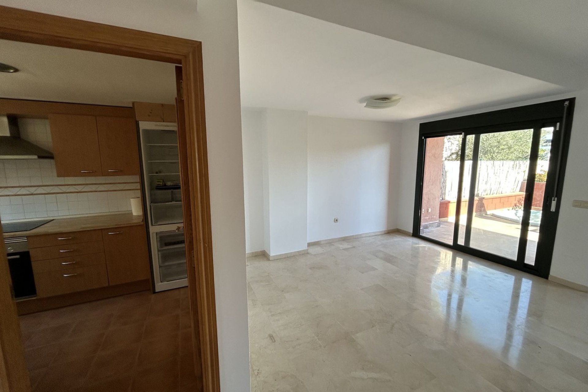 Resale - House - Townhouse - Estepona - Cancelada