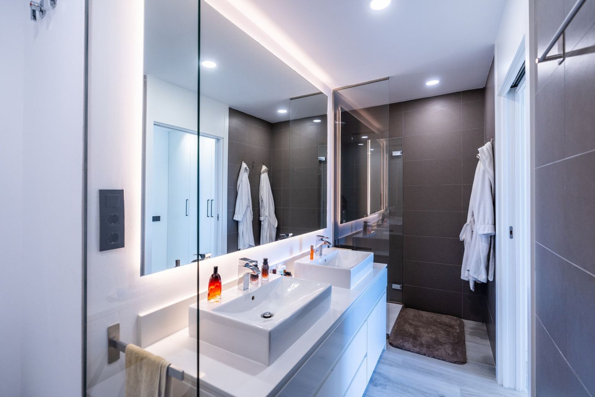 Resale - House - Townhouse - Estepona - Cancelada