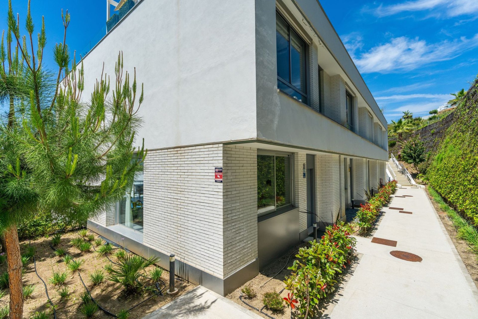 Resale - House - Townhouse - Estepona - Cancelada